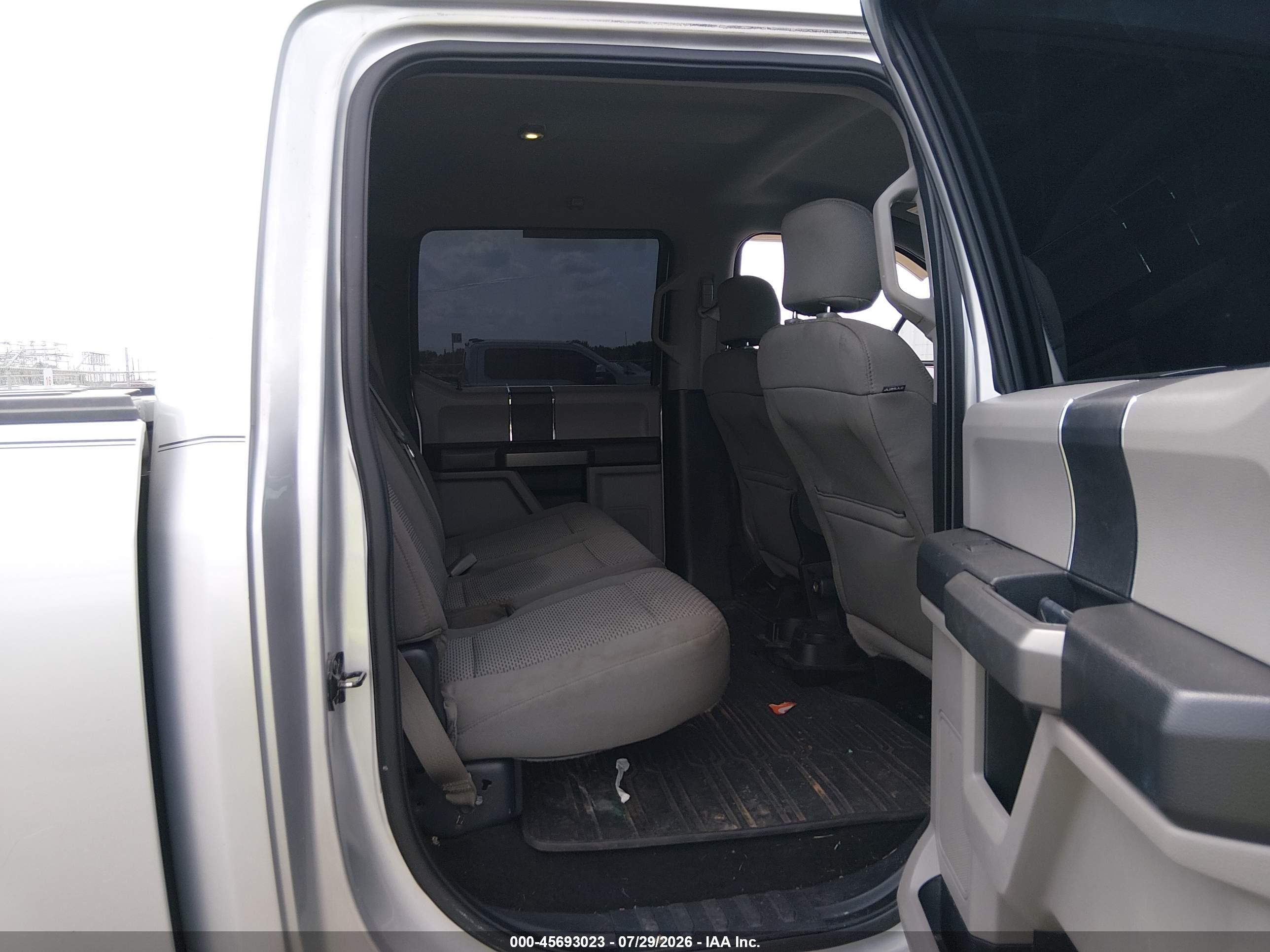 2015 Ford F-150 Xlt Silver vin: 1FTEW1CP1FKE56895