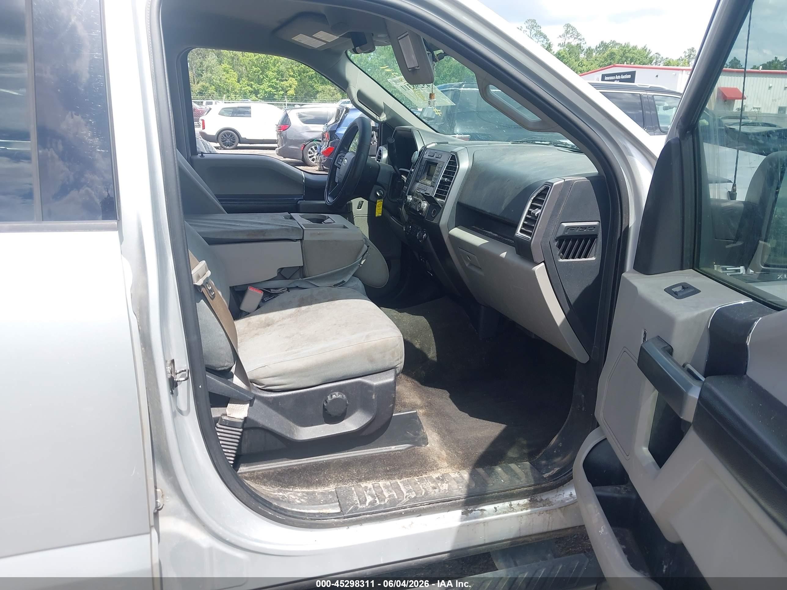 2015 Ford F-150 Xlt Silver vin: 1FTEW1CP2FFA67952