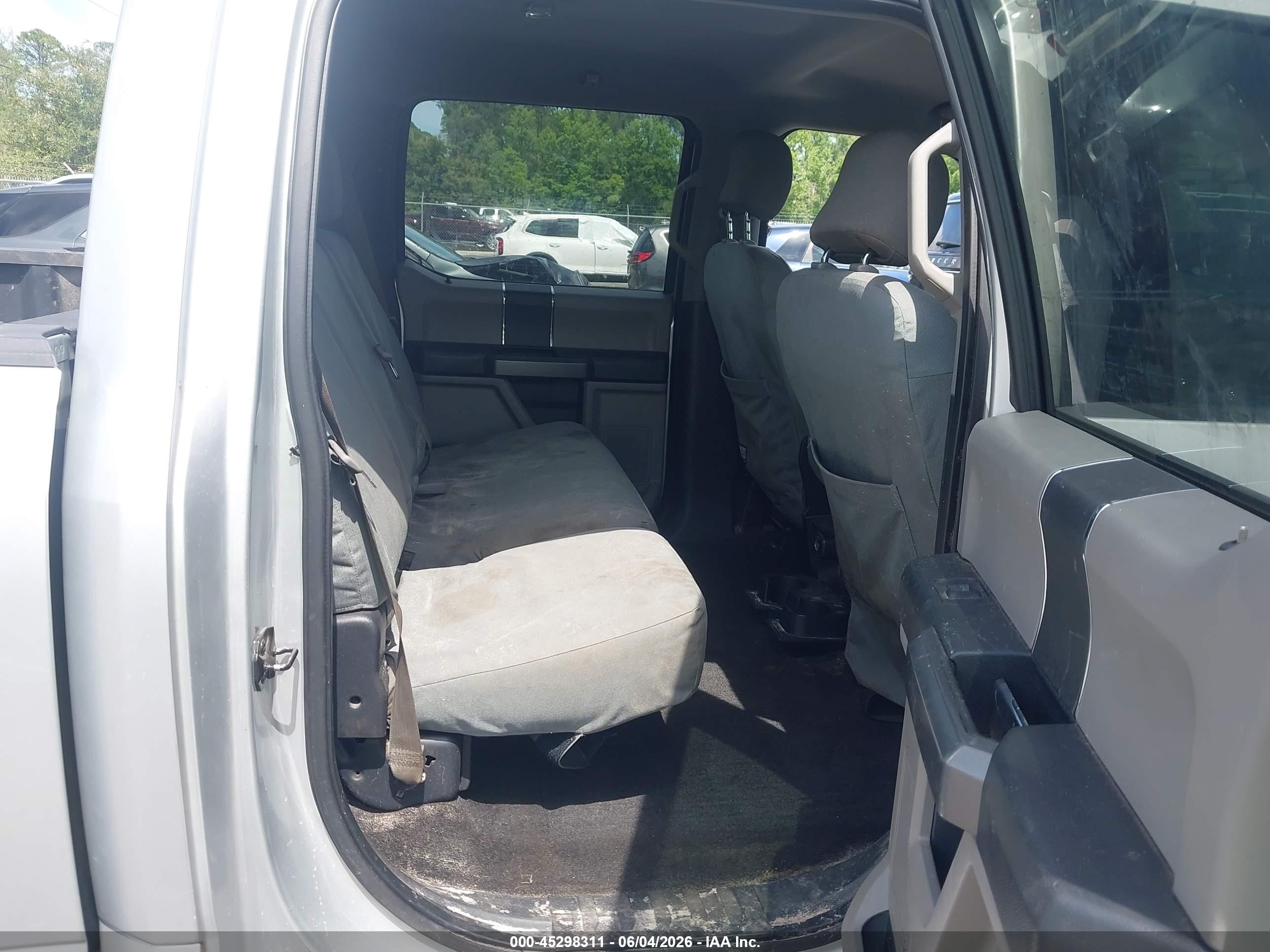 2015 Ford F-150 Xlt Silver vin: 1FTEW1CP2FFA67952