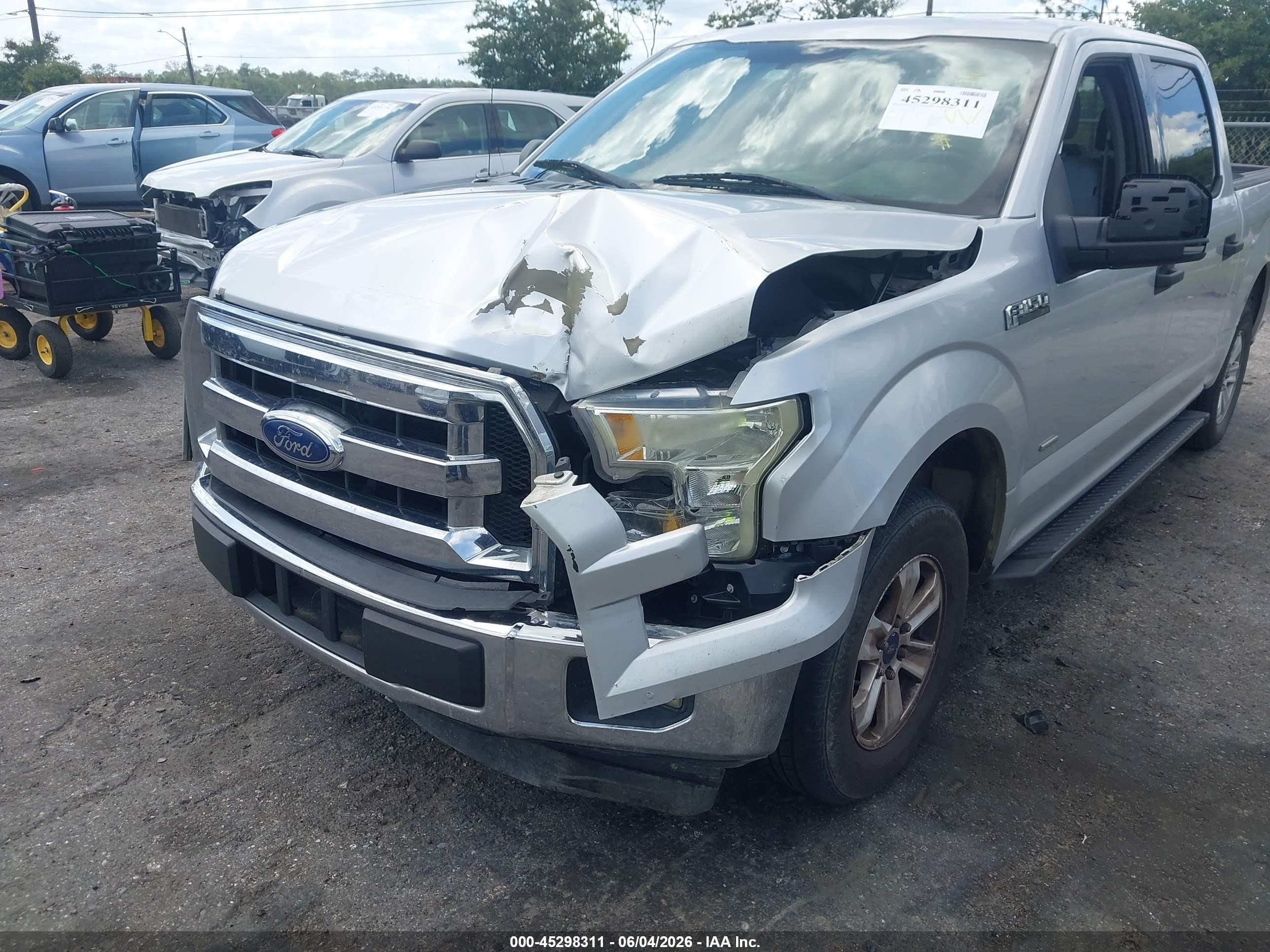 2015 Ford F-150 Xlt Silver vin: 1FTEW1CP2FFA67952
