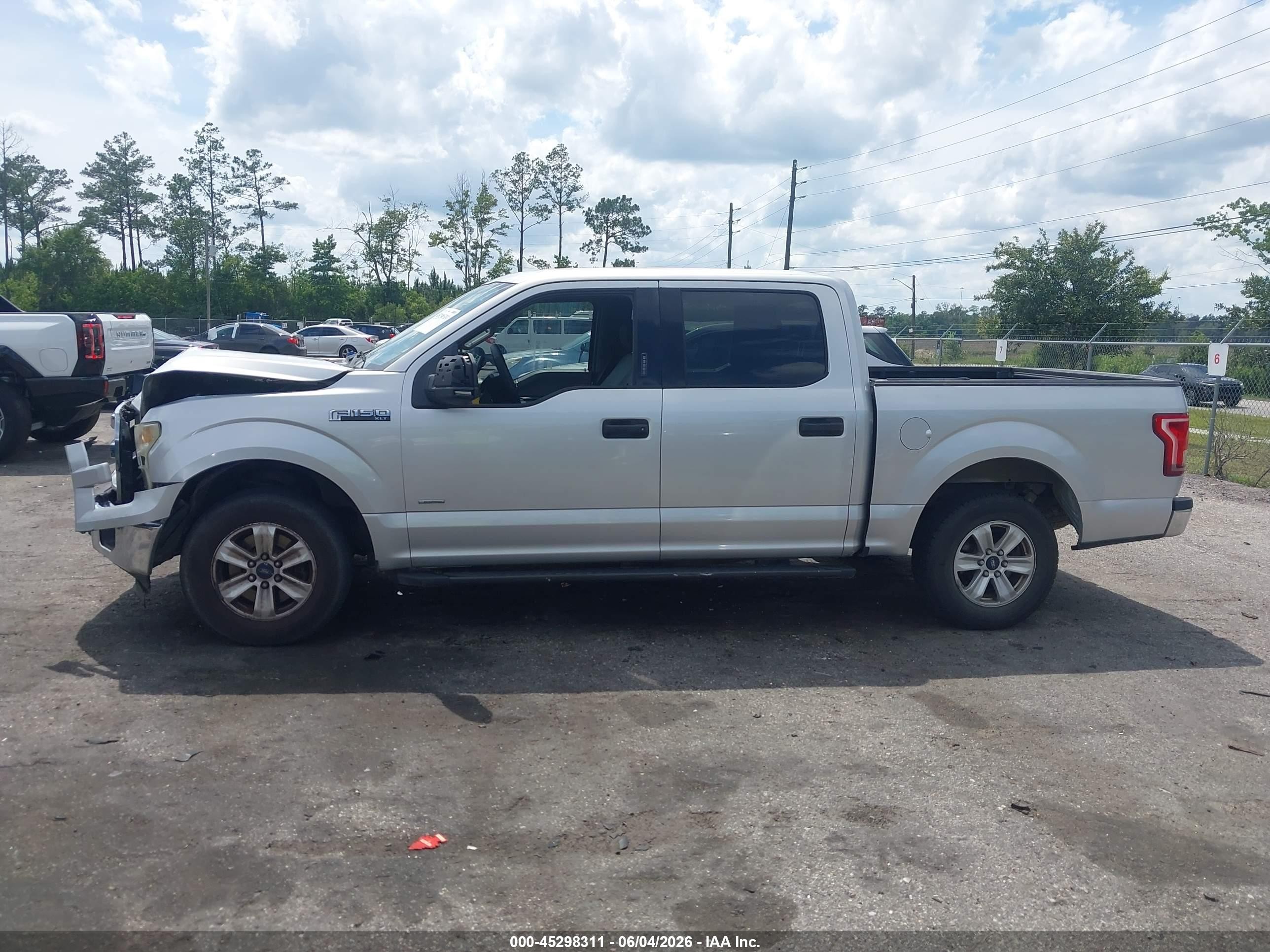 2015 Ford F-150 Xlt Silver vin: 1FTEW1CP2FFA67952