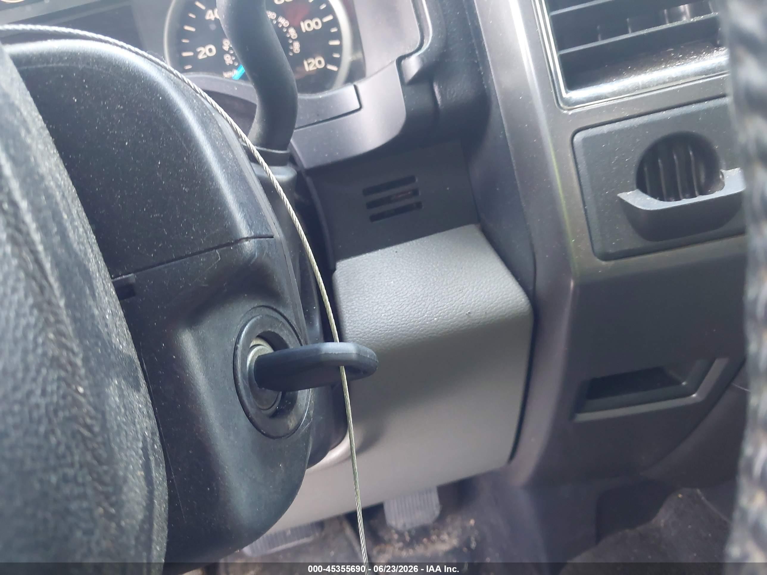 2015 Ford F-150 Xlt Серебряный vin: 1FTEW1CP3FKF15364