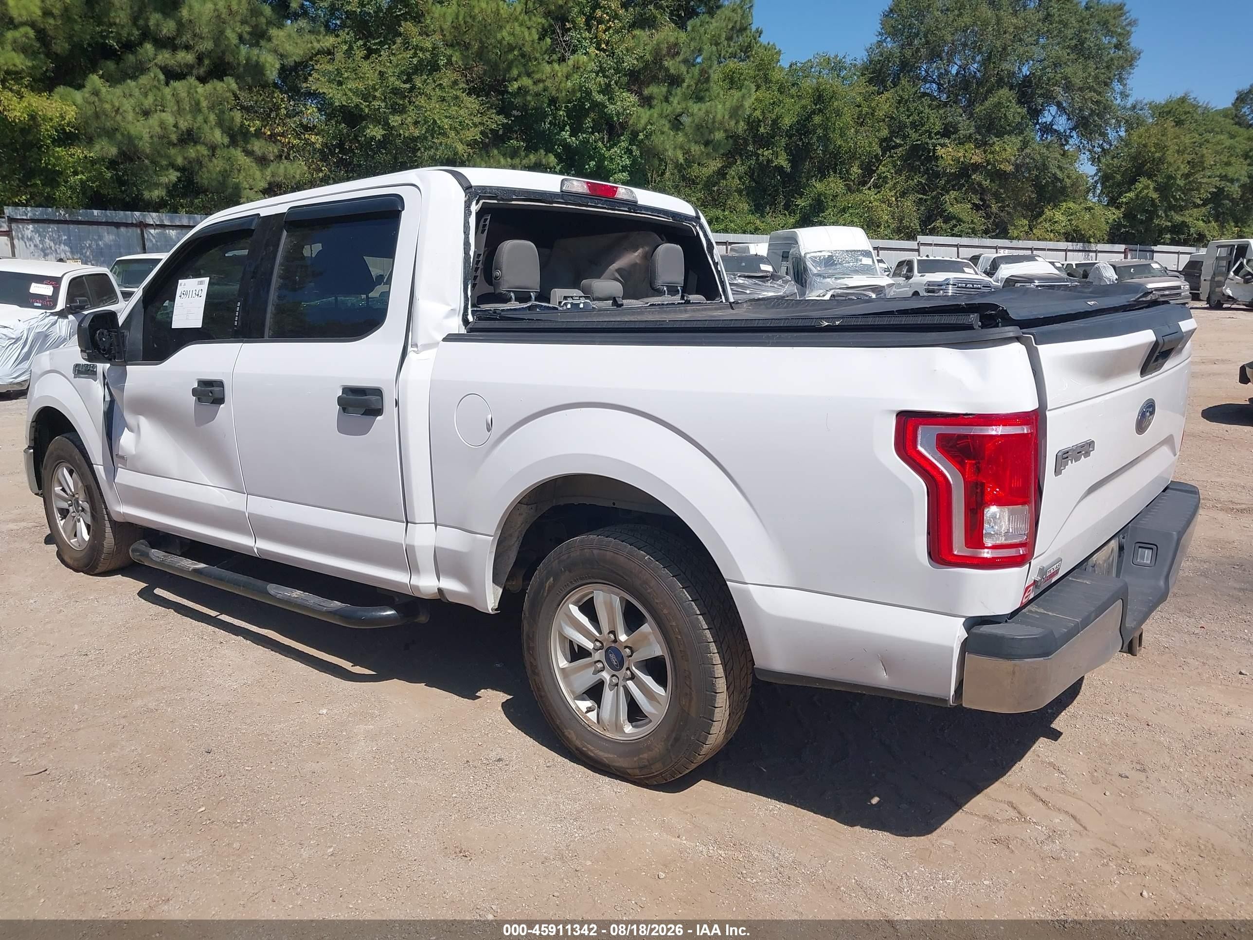 2015 Ford F-150 Xlt White vin: 1FTEW1CP6FKE24217