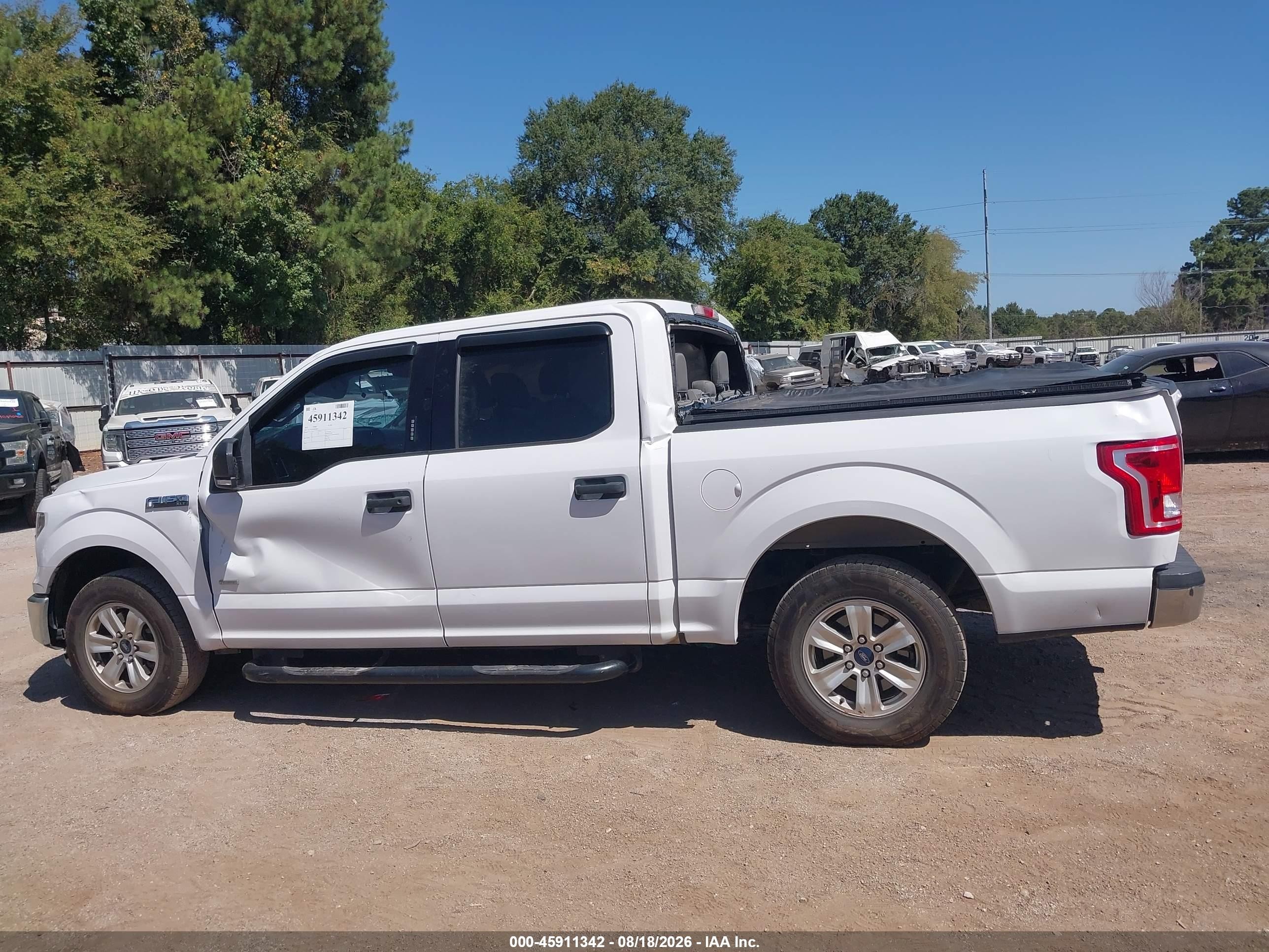 2015 Ford F-150 Xlt White vin: 1FTEW1CP6FKE24217