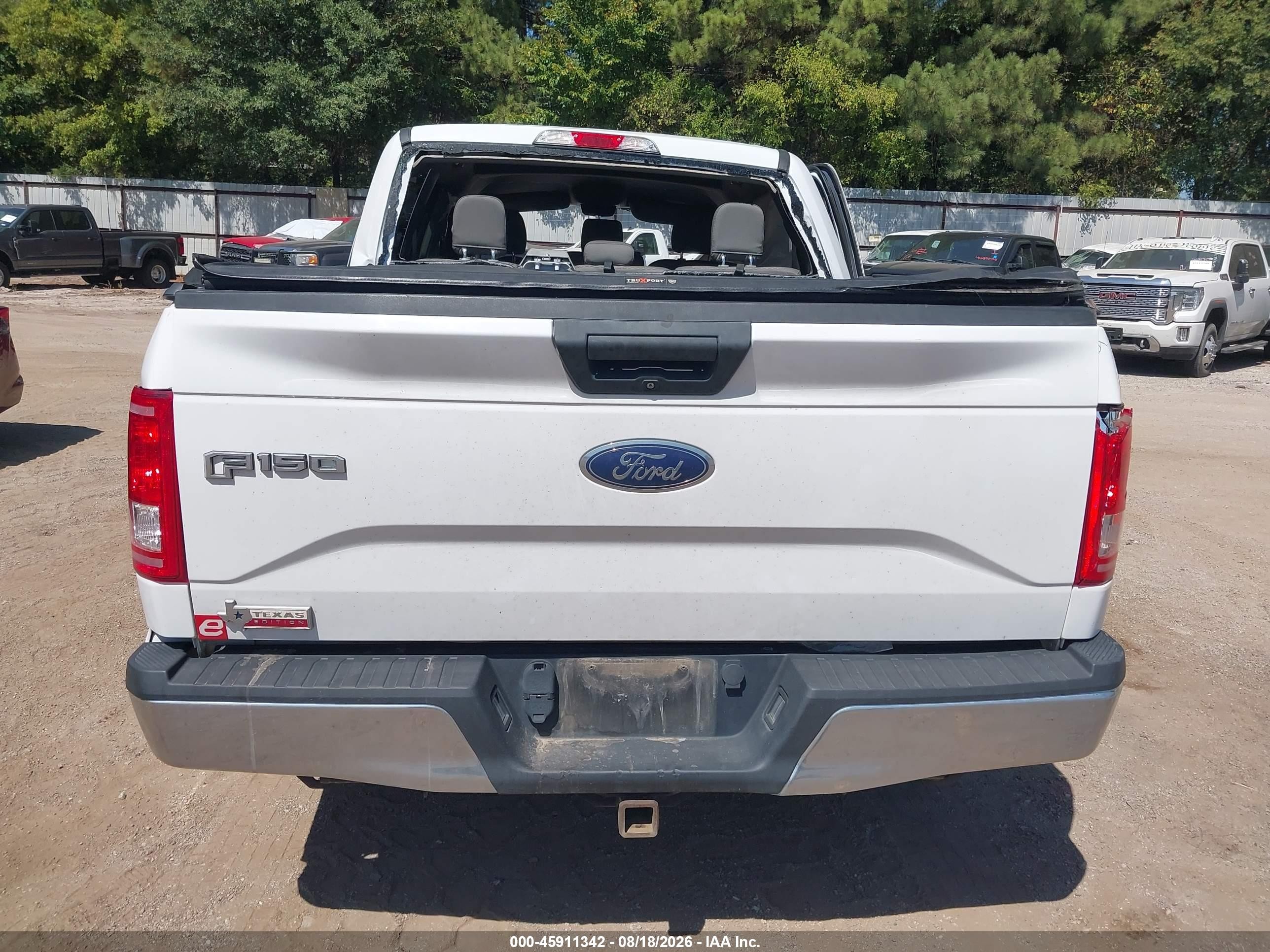 2015 Ford F-150 Xlt White vin: 1FTEW1CP6FKE24217