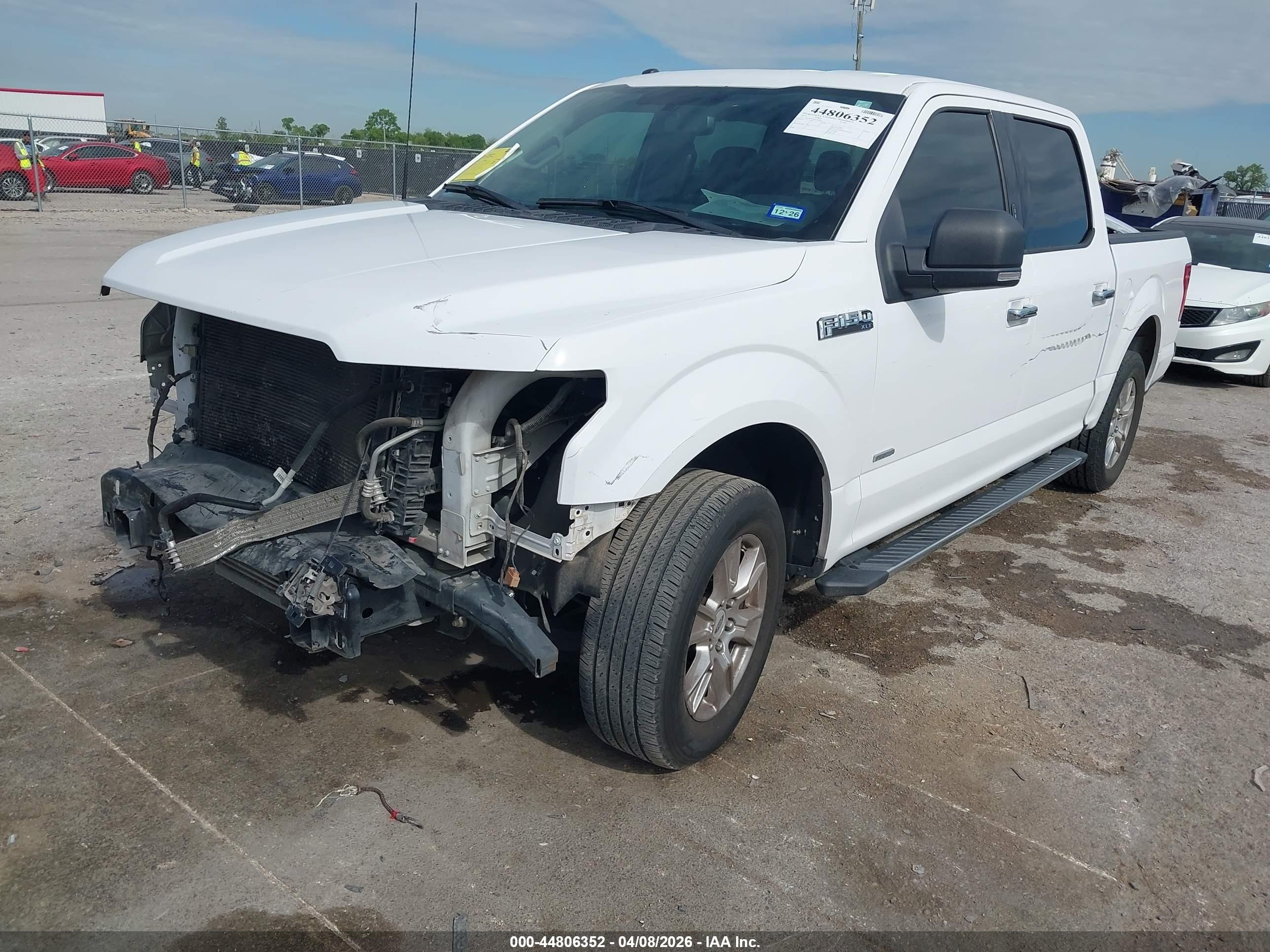 2015 Ford F-150 Xlt White vin: 1FTEW1CP6FKE48212
