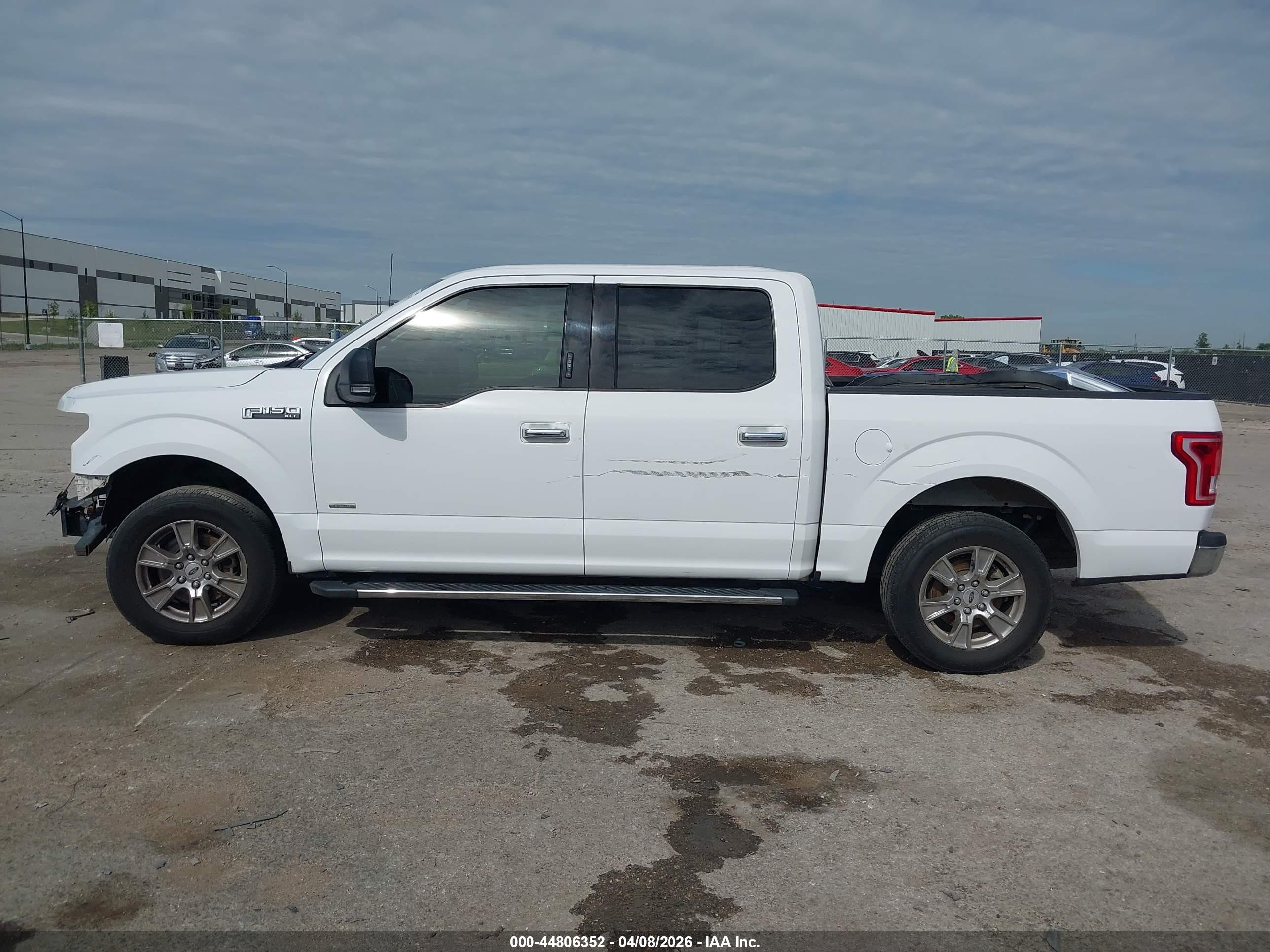 2015 Ford F-150 Xlt White vin: 1FTEW1CP6FKE48212