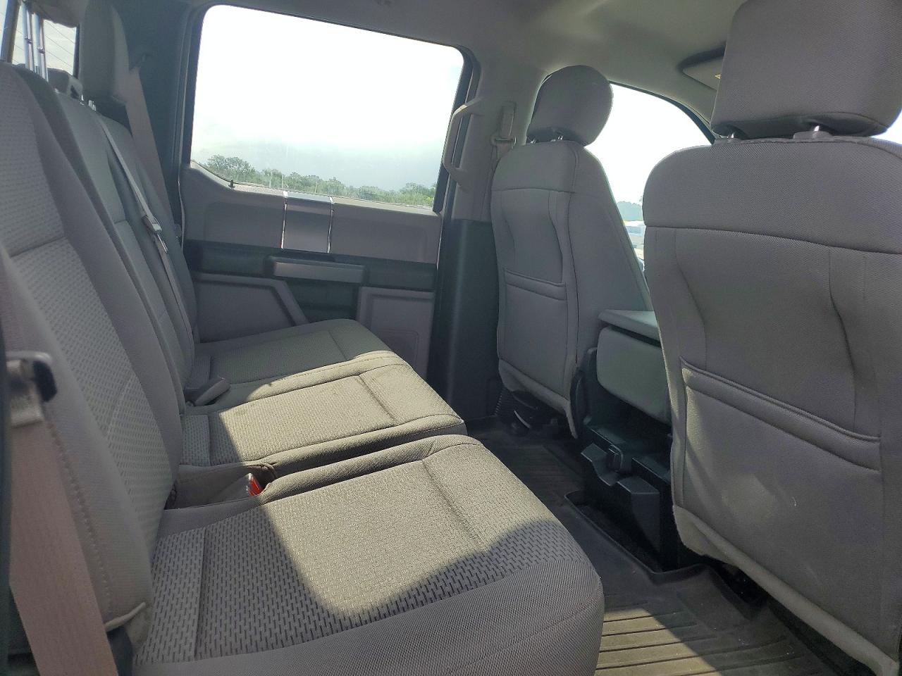 2016 Ford F150 Supercrew White vin: 1FTEW1CP6GKF99049
