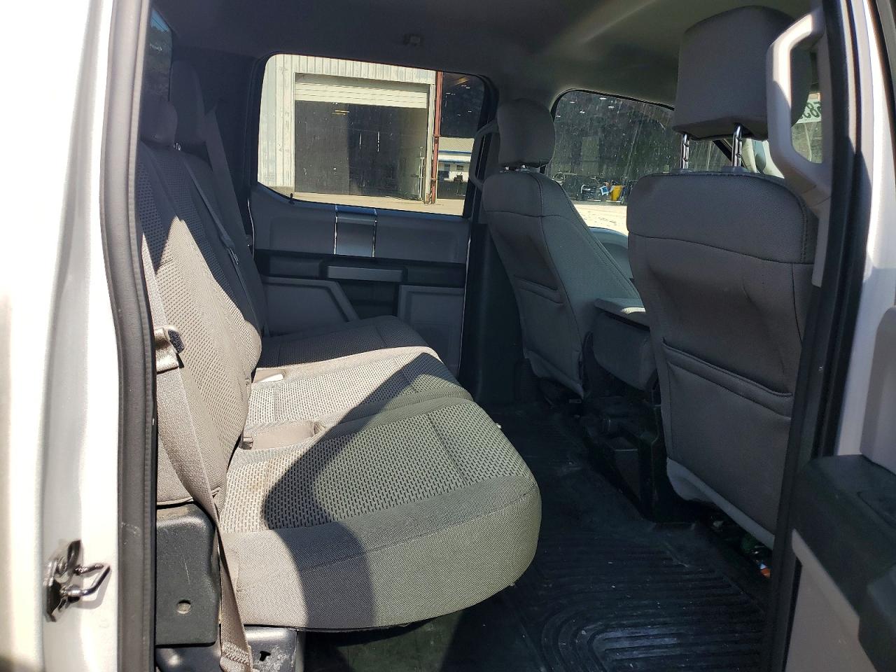 2015 Ford F150 Supercrew Silver vin: 1FTEW1CP8FKD88496