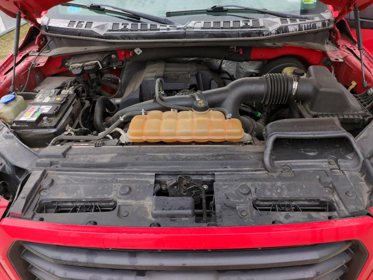2015 Ford F150 Supercrew Red vin: 1FTEW1CP9FFC68781