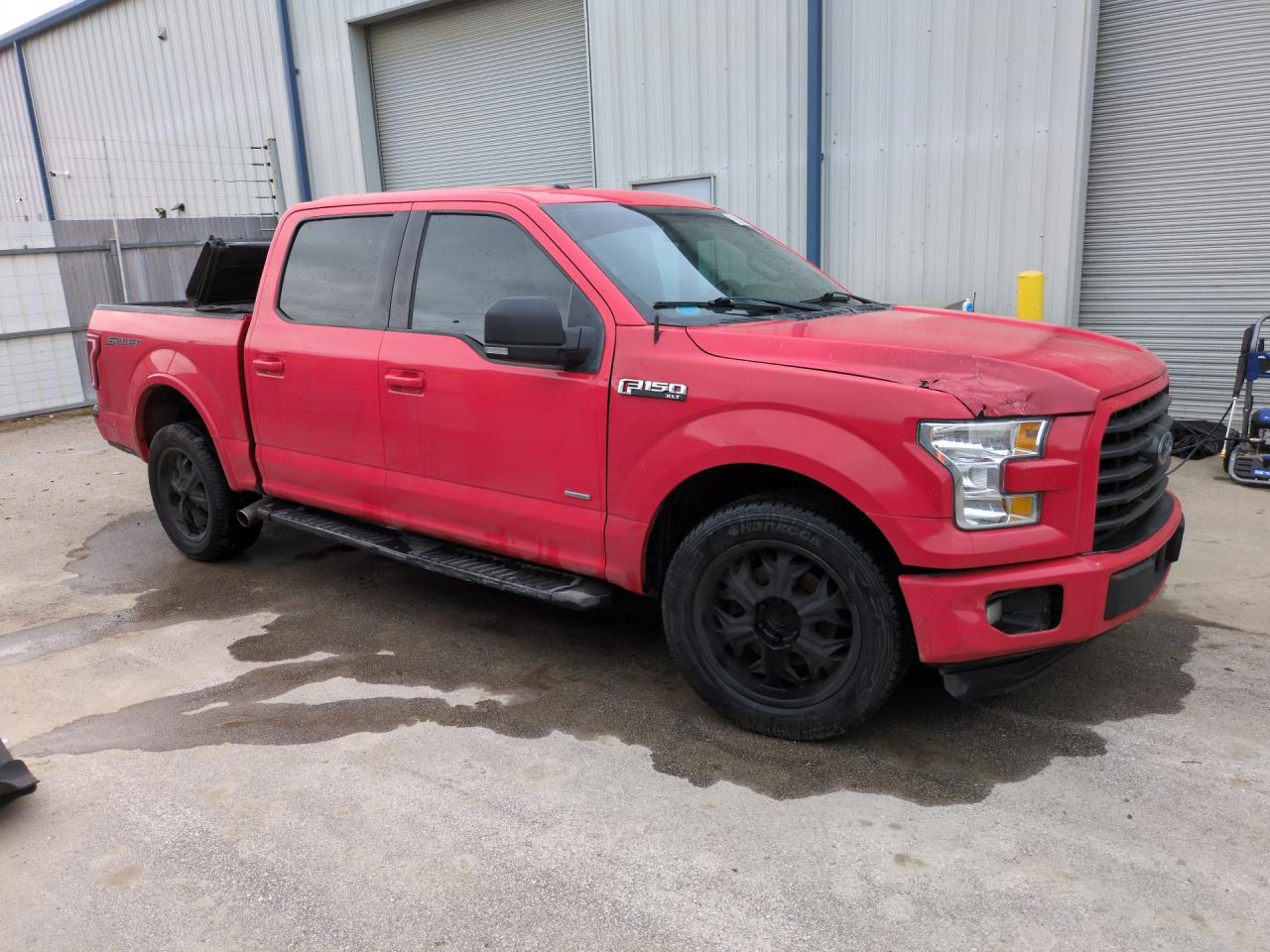 2015 Ford F150 Supercrew Red vin: 1FTEW1CP9FFC68781 Damage: Right Rear Wheel, Aftermarket, Acceptable