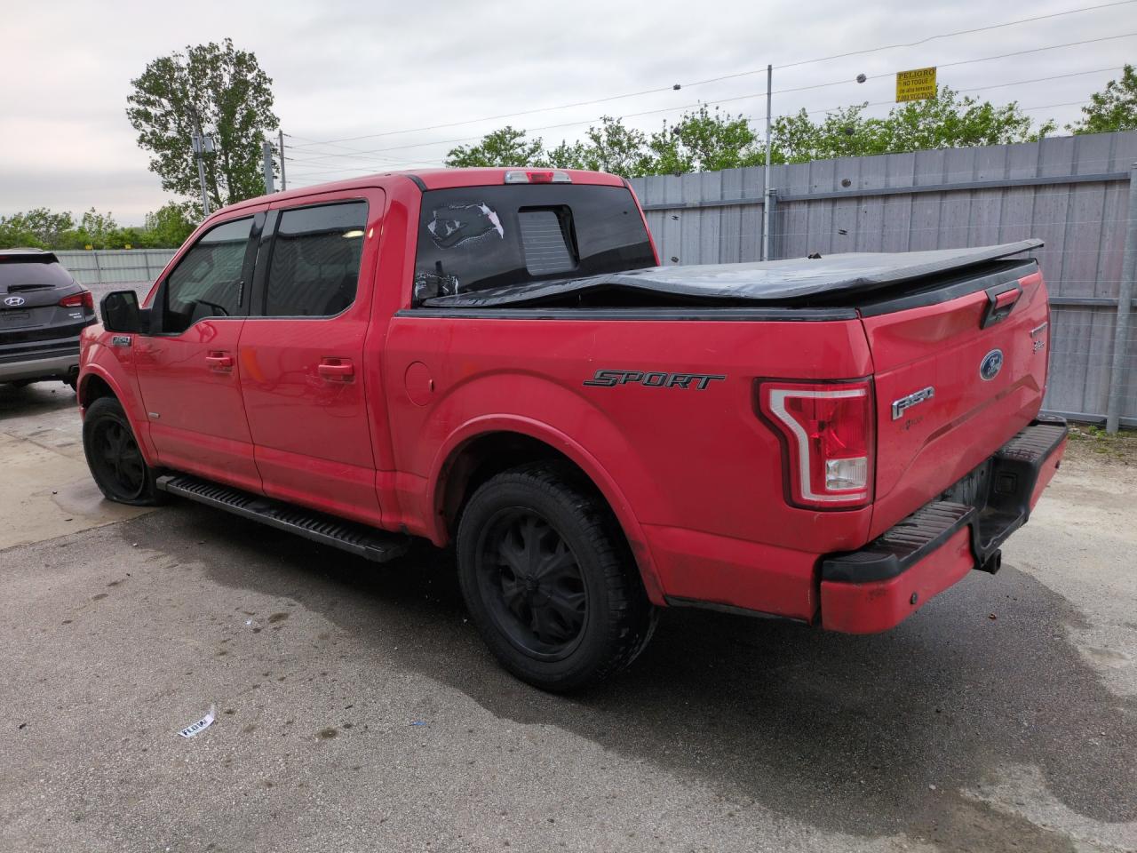 2015 Ford F150 Supercrew Red vin: 1FTEW1CP9FFC68781 Damage: Rear Glass, Broken, Replacement Required