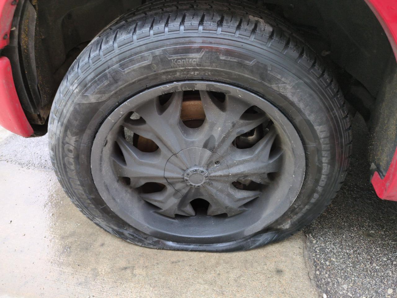 2015 Ford F150 Supercrew Red vin: 1FTEW1CP9FFC68781 Damage: Left Front Wheel, Aftermarket, Acceptable