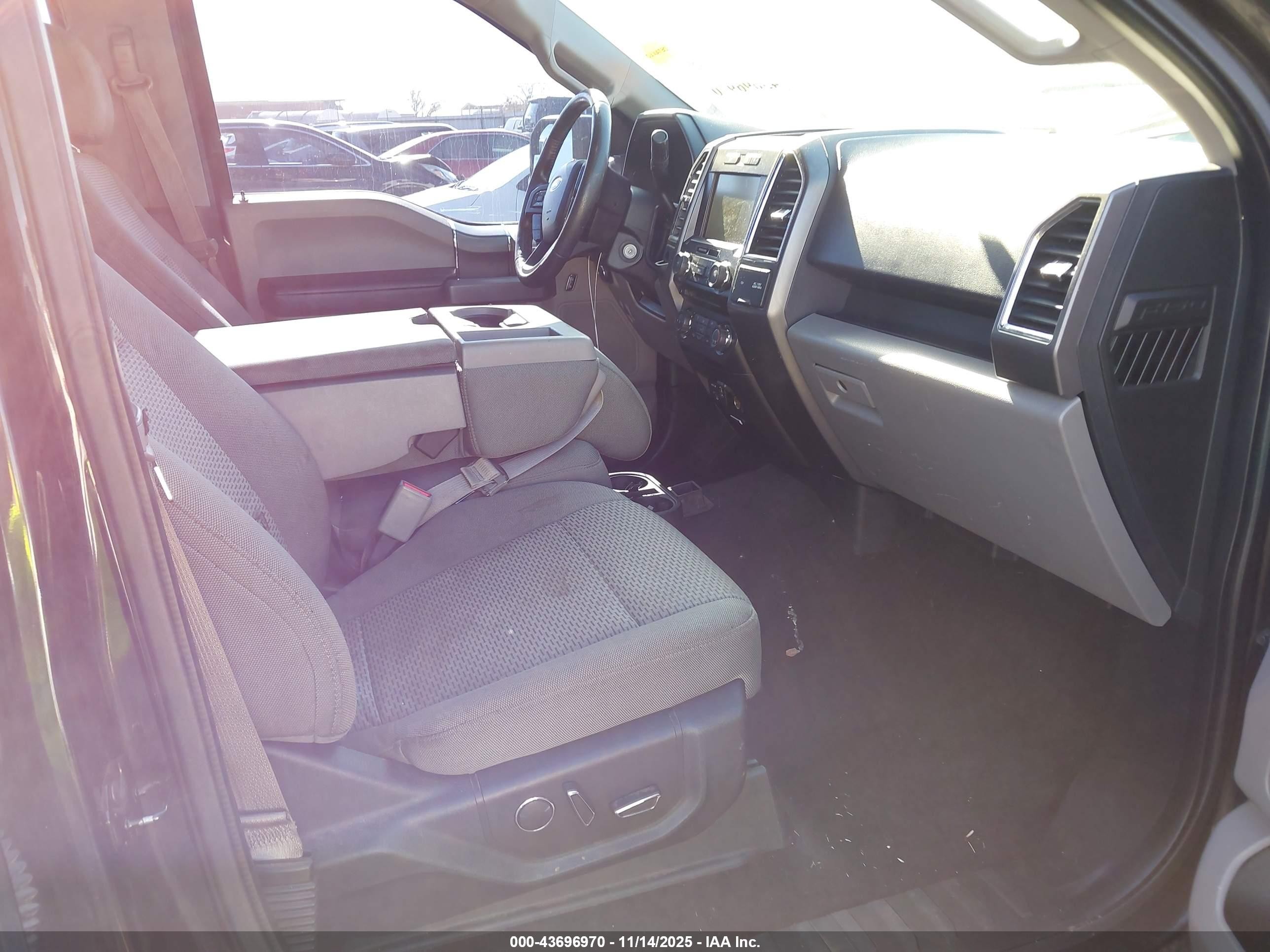 2015 Ford F-150 Xlt Черный vin: 1FTEW1CP9FKF16132