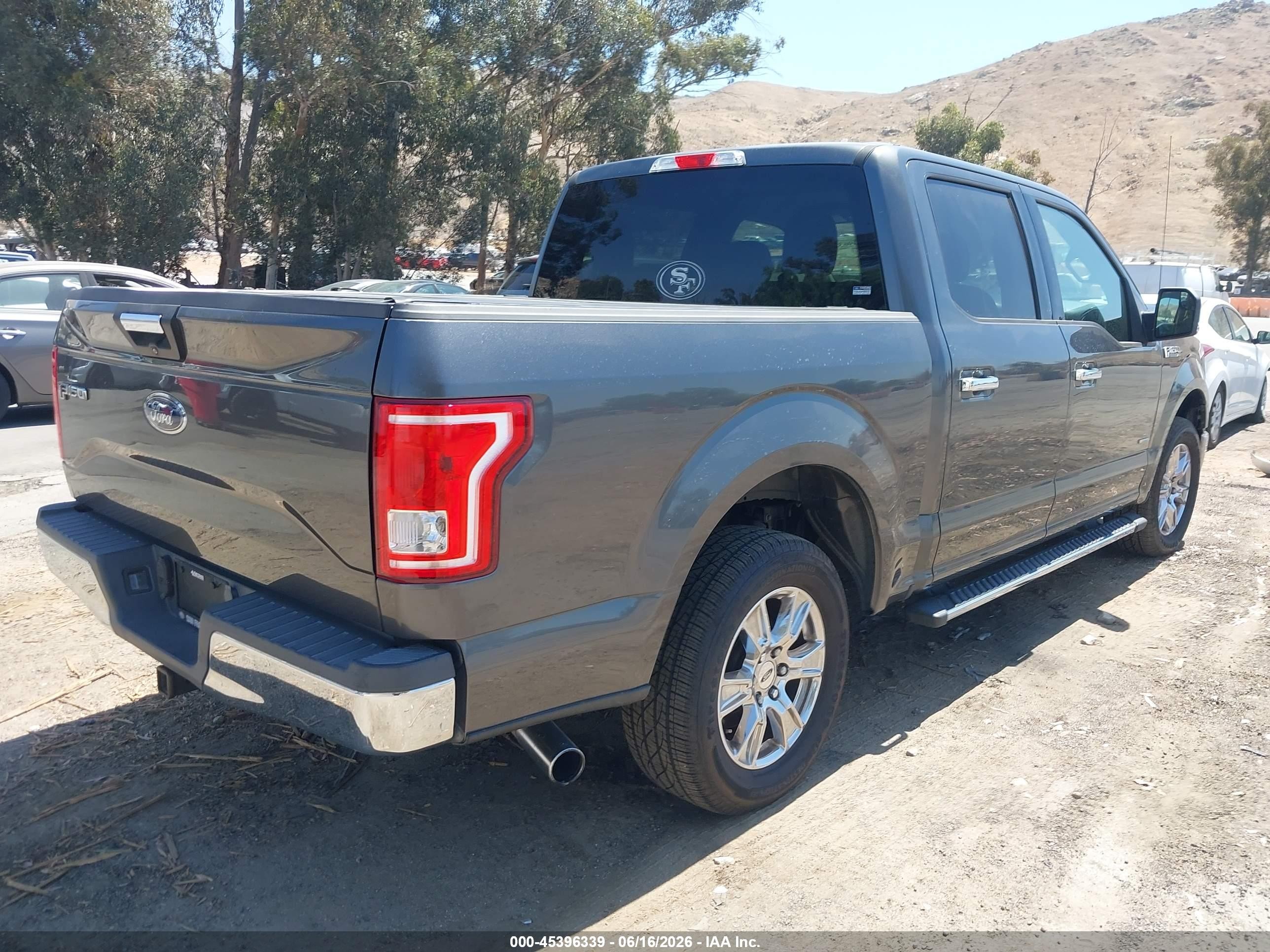 2015 Ford F-150 Xlt Gray vin: 1FTEW1CPXFFA57203