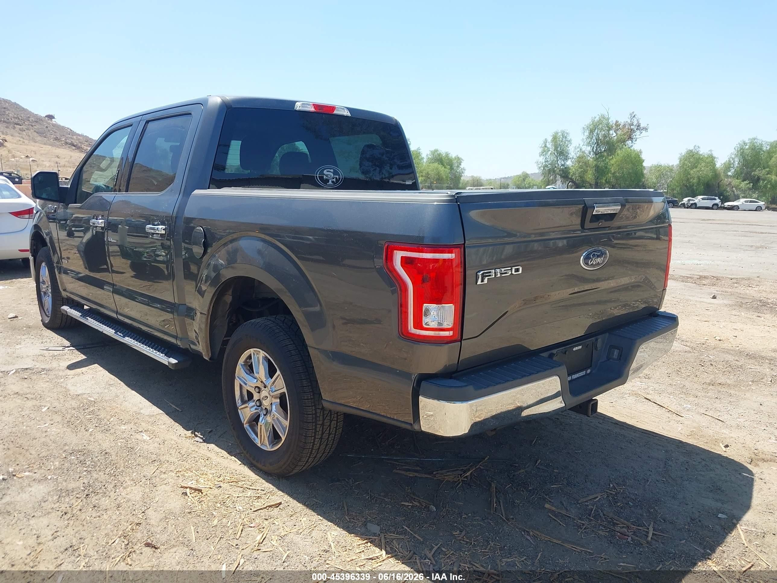2015 Ford F-150 Xlt Gray vin: 1FTEW1CPXFFA57203