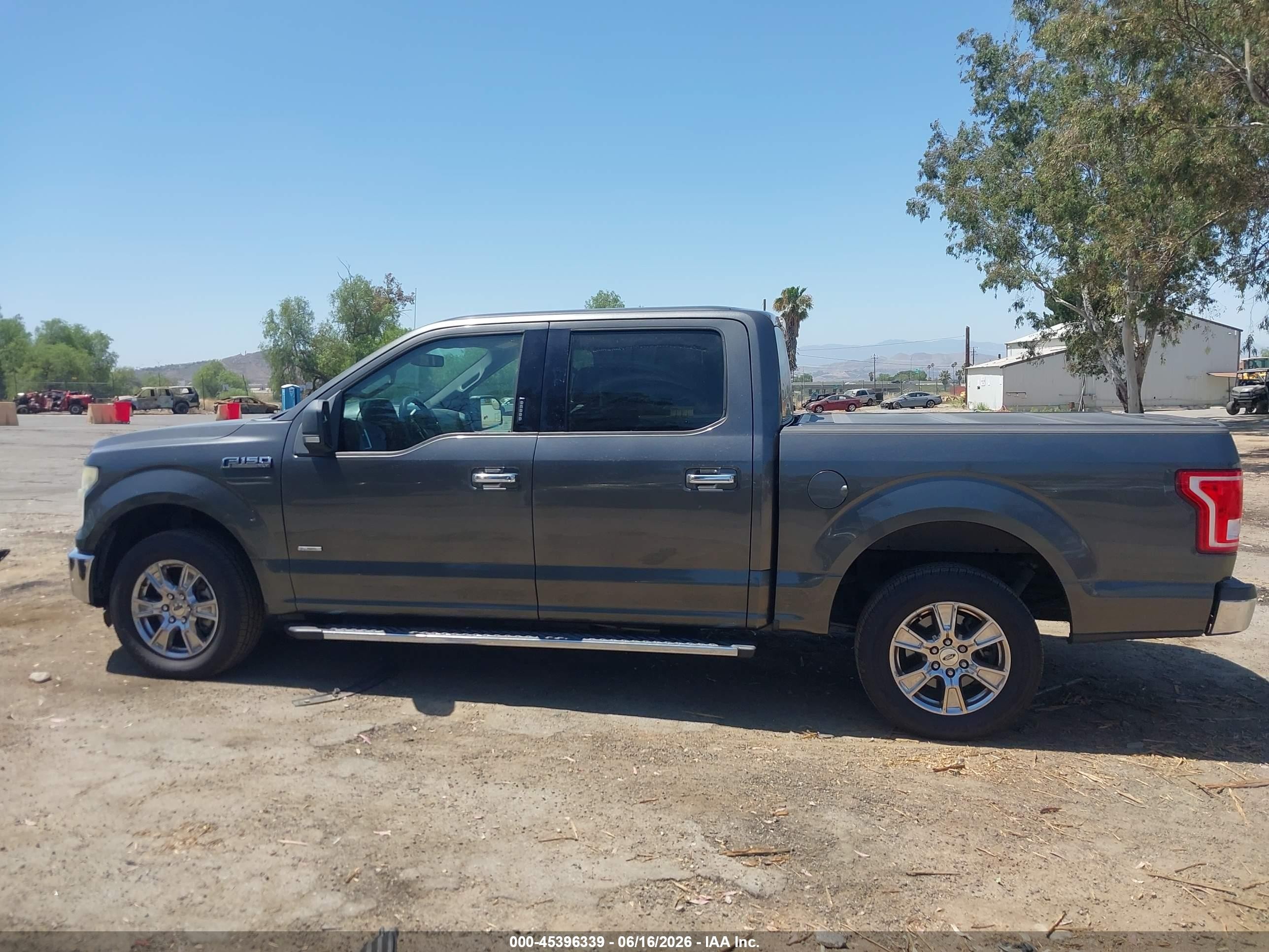 2015 Ford F-150 Xlt Gray vin: 1FTEW1CPXFFA57203