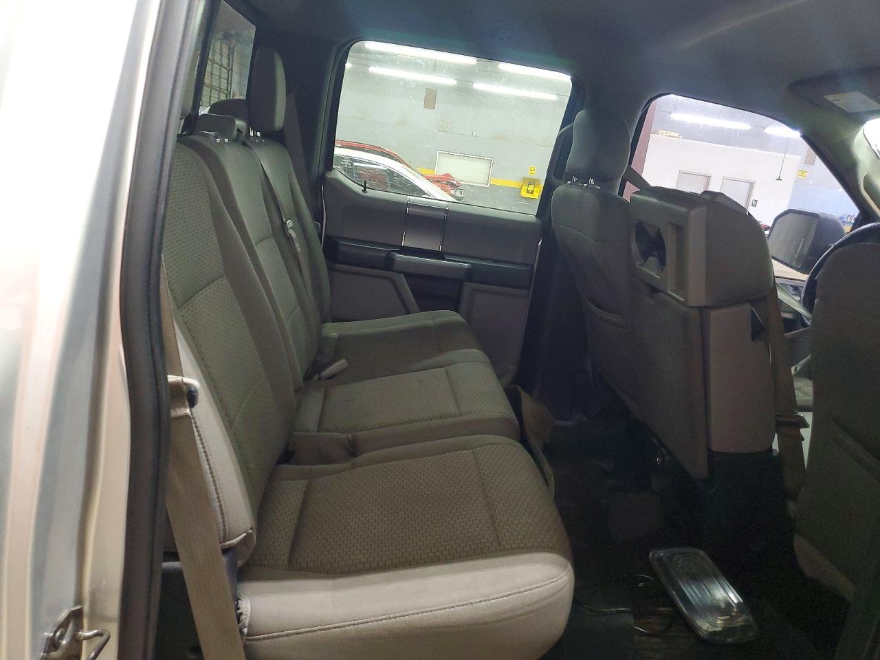 2015 Ford F150 Supercrew Silver vin: 1FTEW1CPXFFA76186