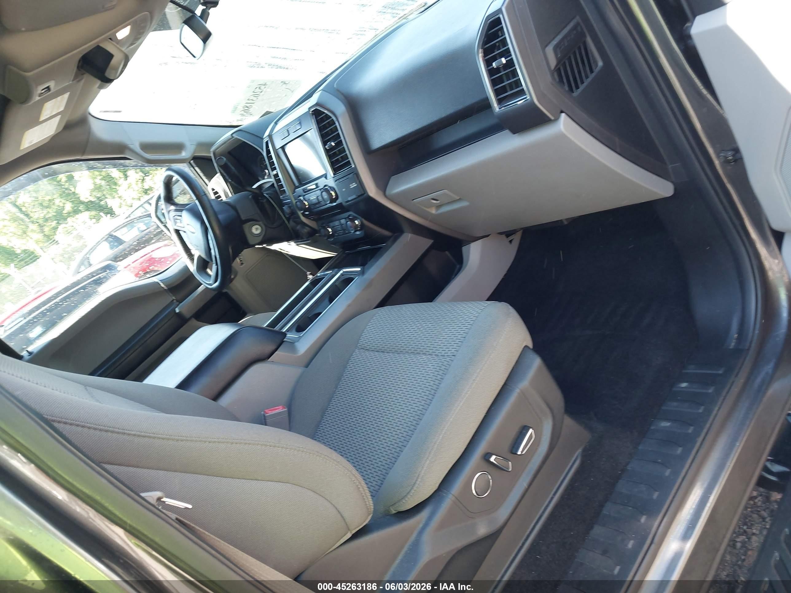 2018 Ford F-150 Xlt Серый vin: 1FTEW1E51JFA58065