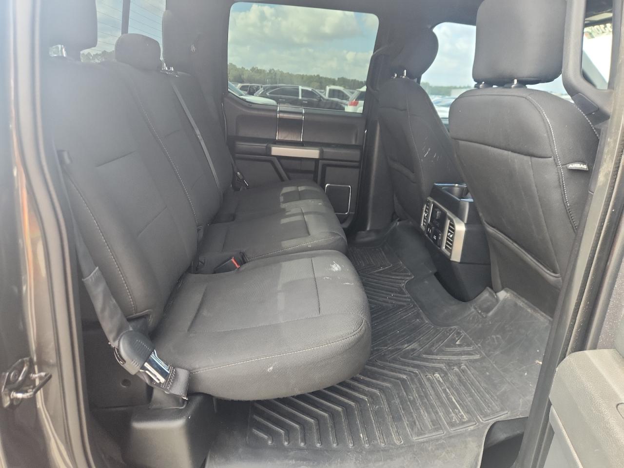 2018 Ford F150 Supercrew Gray vin: 1FTEW1E52JFC97429