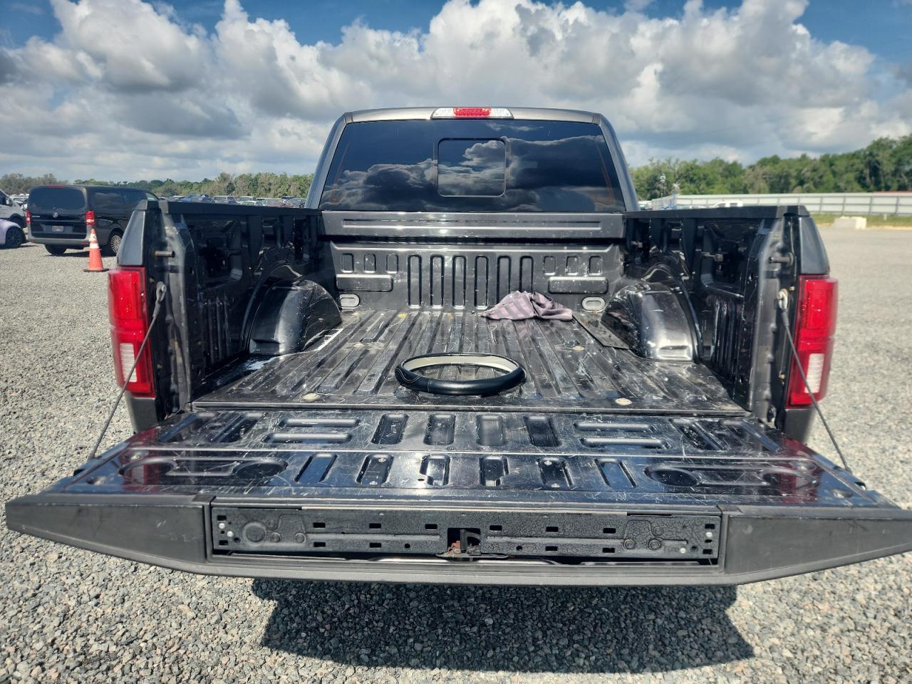 2018 Ford F150 Supercrew Gray vin: 1FTEW1E52JFC97429 Damage: Inside Bed, Multiple Scratches Heavy, 10 Or More