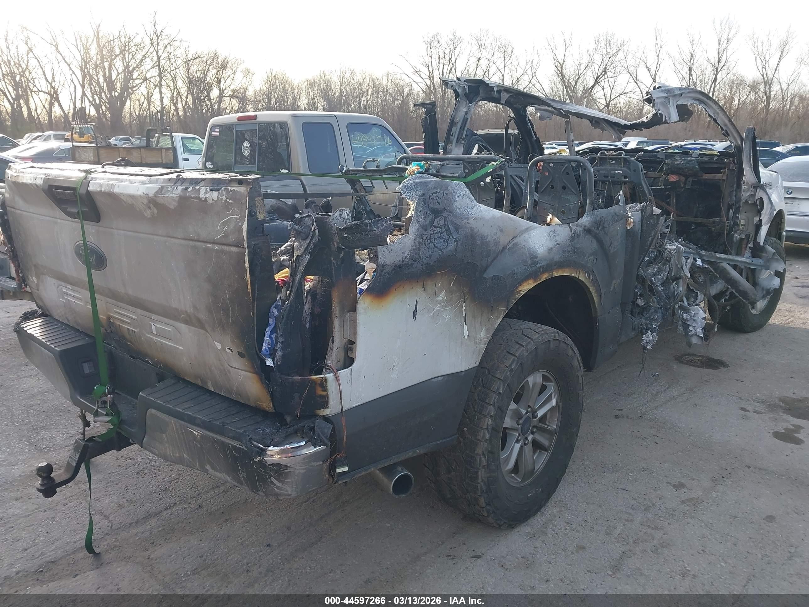 2019 Ford F-150 Xlt White vin: 1FTEW1E52KFB75543