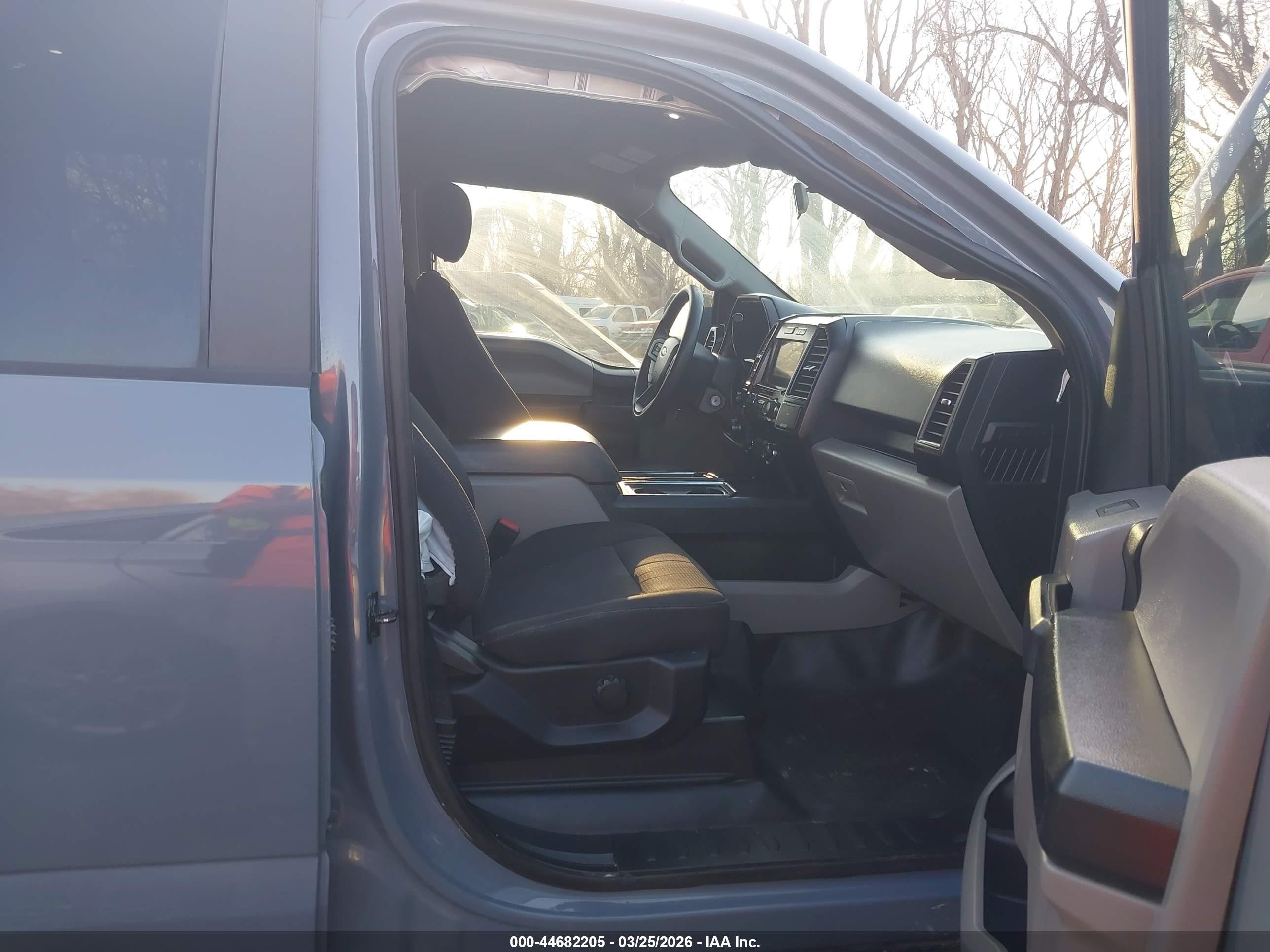 2019 Ford F-150 Xl Серый vin: 1FTEW1E53KFB23676