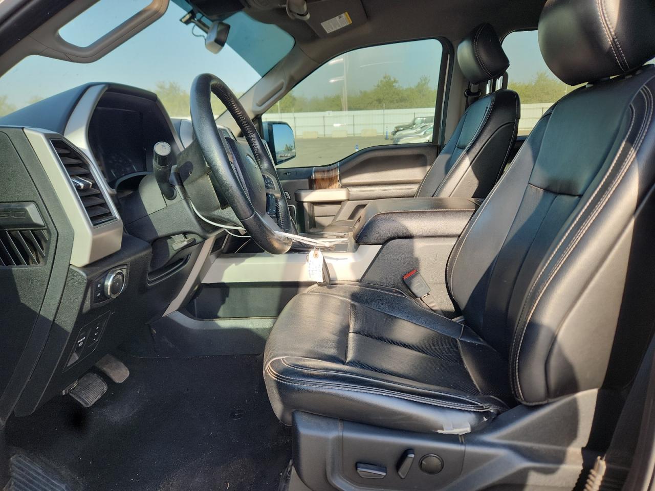 2020 Ford F150 Supercrew Серебряный vin: 1FTEW1E53LKD27774 Damage: Left Front Seat Cushion, Torn, 5 To 6 Inches