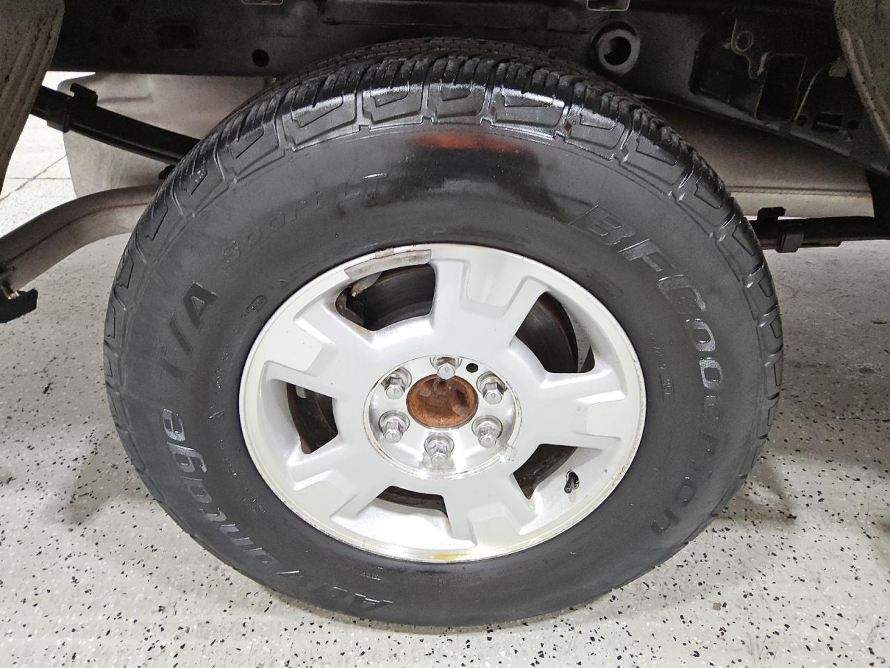2018 Ford F150 Supercrew Серый vin: 1FTEW1E59JFD79836 Damage: Right Rear Center Cap, Missing, Replacement Required