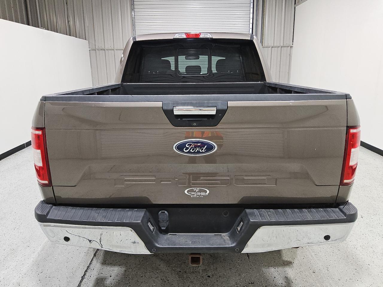 2018 Ford F150 Supercrew Серый vin: 1FTEW1E59JFD79836 Damage: Tailgate, Dent(S) W/ Paint Dmg, 3 To 4 Inches
