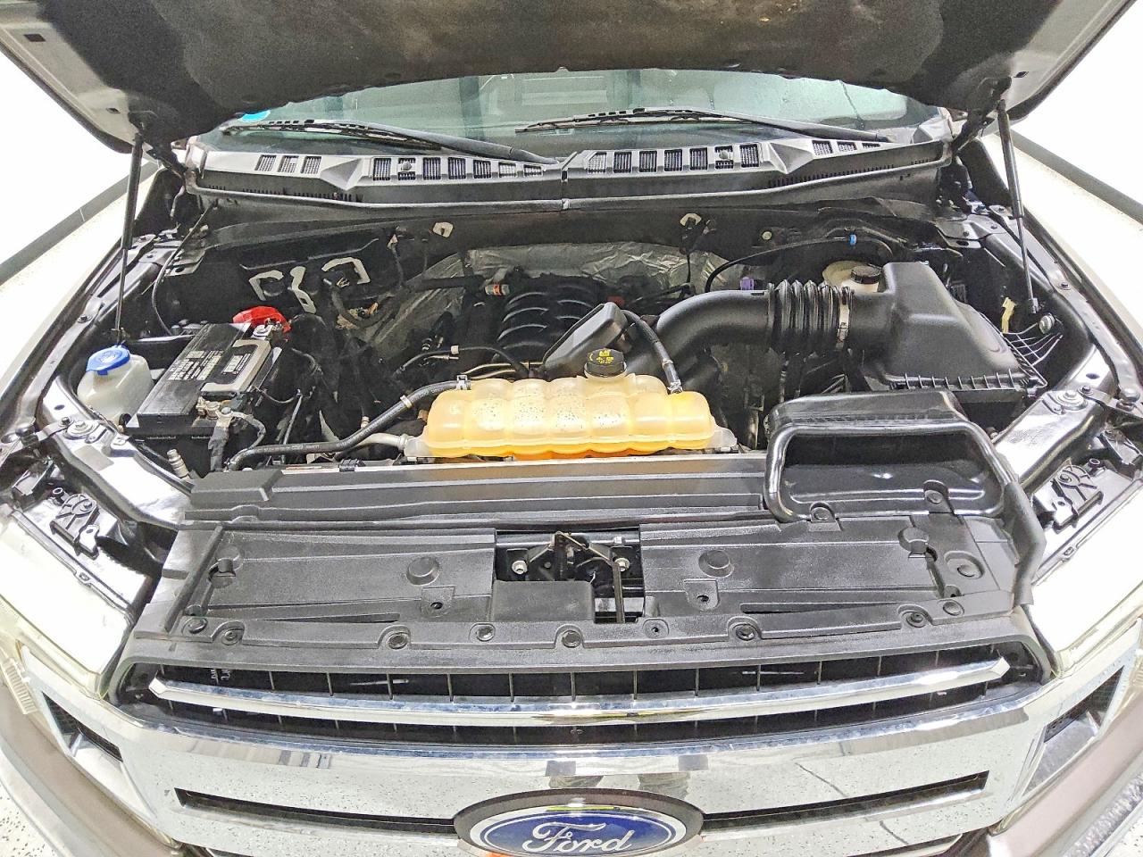 2018 Ford F150 Supercrew Серый vin: 1FTEW1E59JFD79836