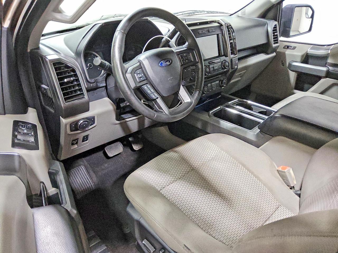 2018 Ford F150 Supercrew Серый vin: 1FTEW1E59JFD79836