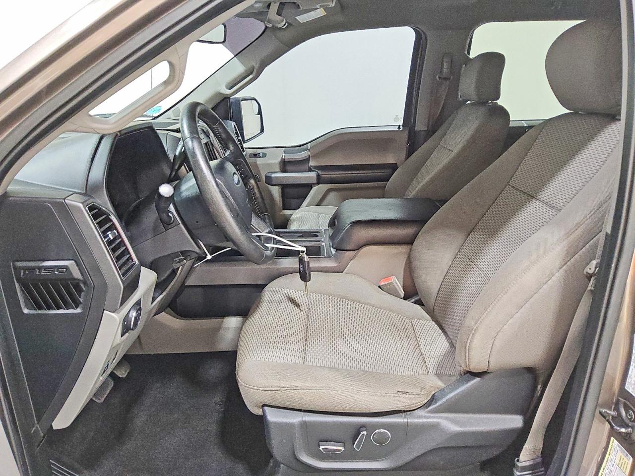 2018 Ford F150 Supercrew Серый vin: 1FTEW1E59JFD79836