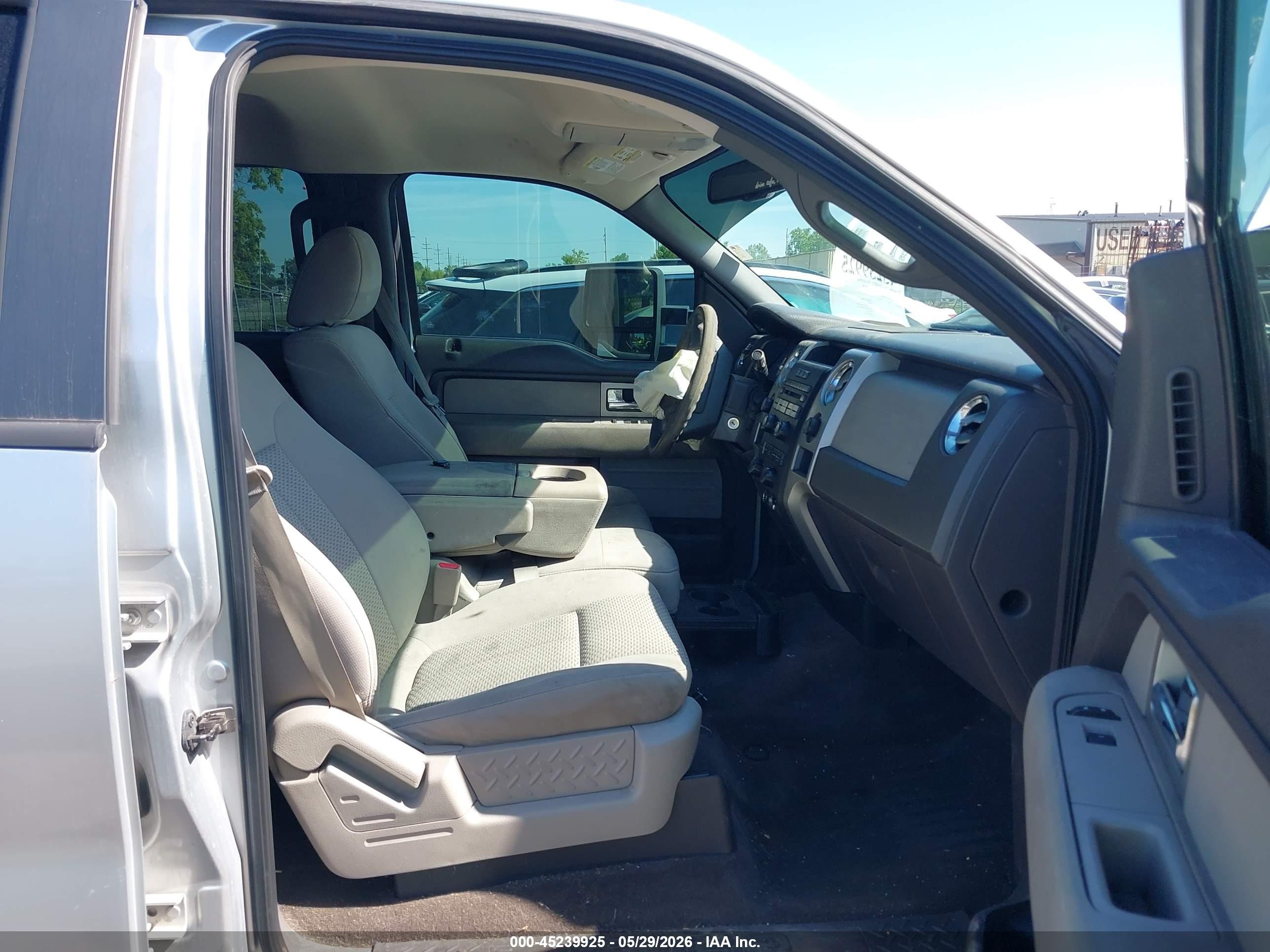 2010 Ford F-150 Xlt Silver vin: 1FTEW1E81AFC48538