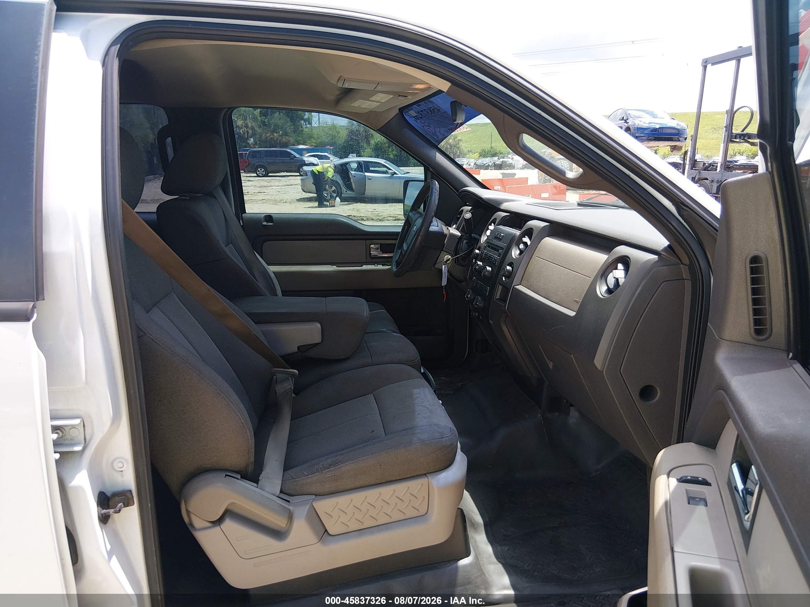 2010 Ford F-150 Xl White vin: 1FTEW1E84AFB25820