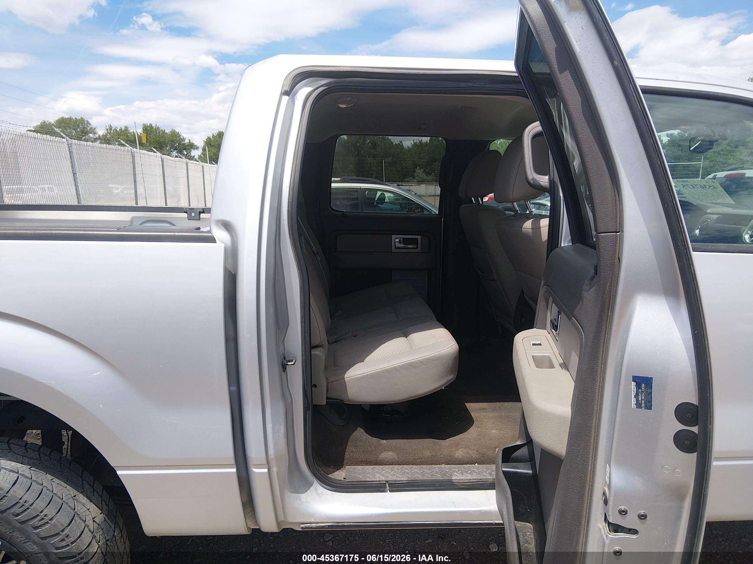 2010 Ford F-150 Xlt Silver vin: 1FTEW1E84AFC53751