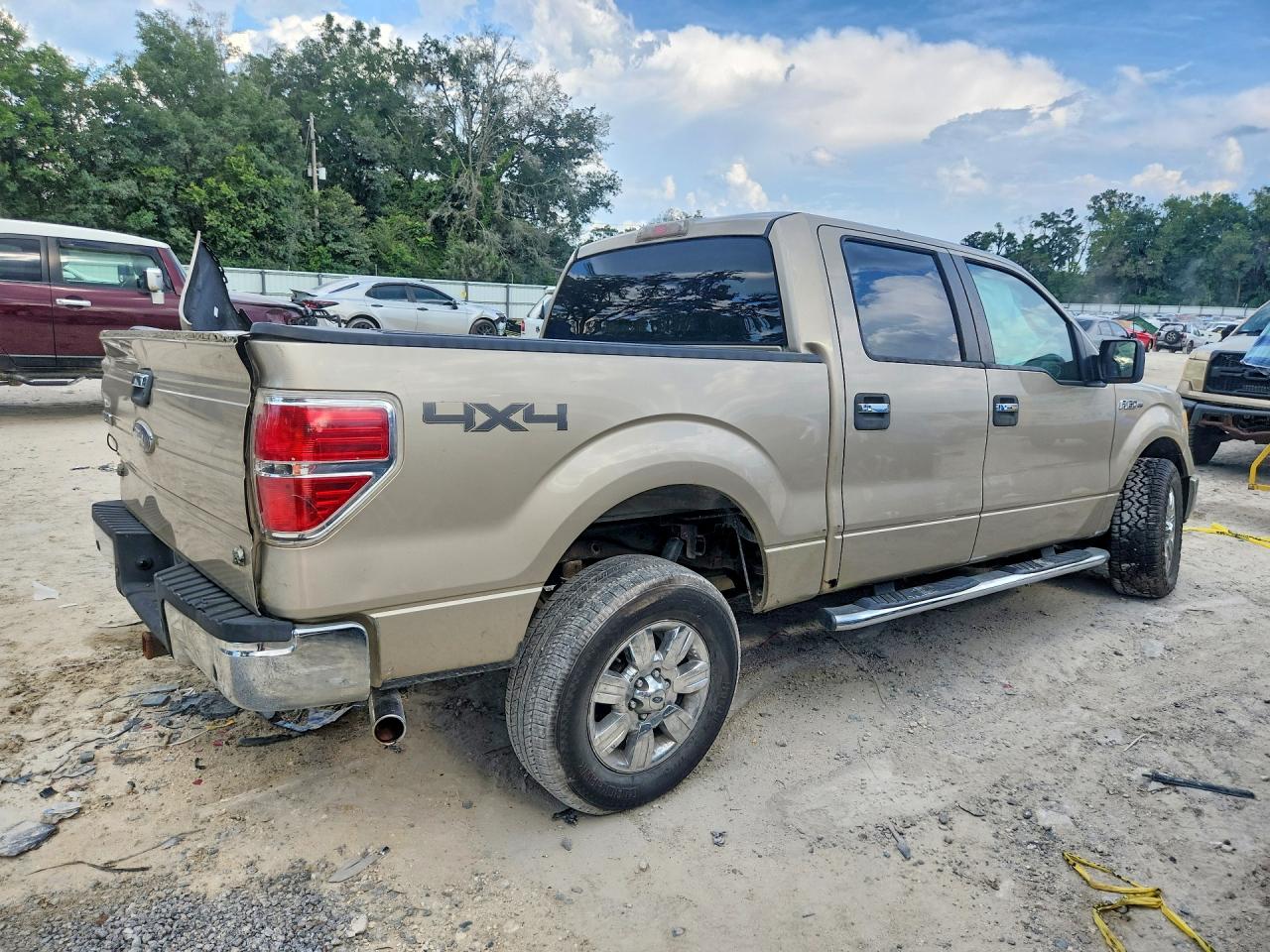 2010 Ford F150 Supercrew Tan vin: 1FTEW1E84AFD62923
