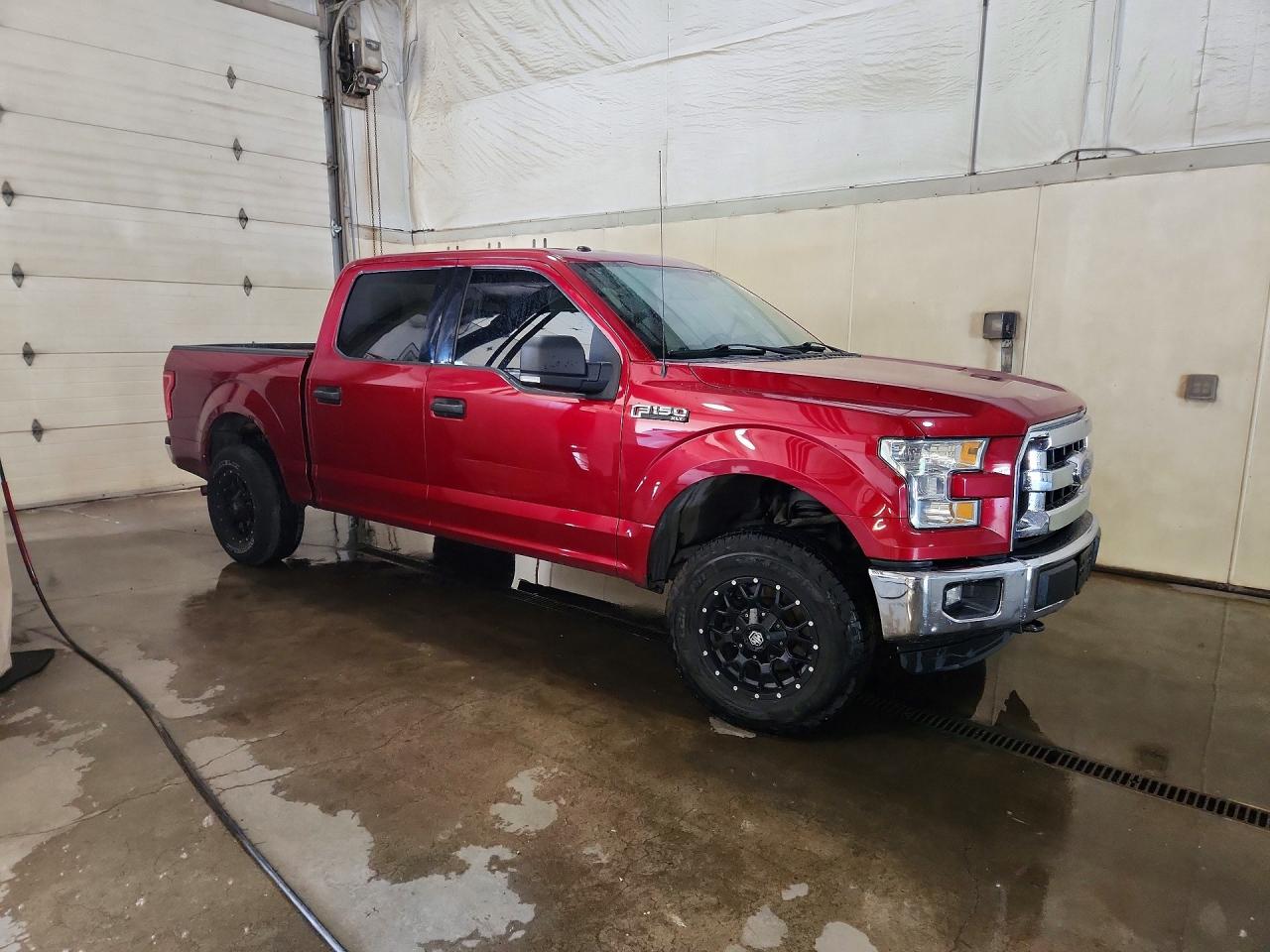 2015 Ford F150 Supercrew Red vin: 1FTEW1E84FKE12332