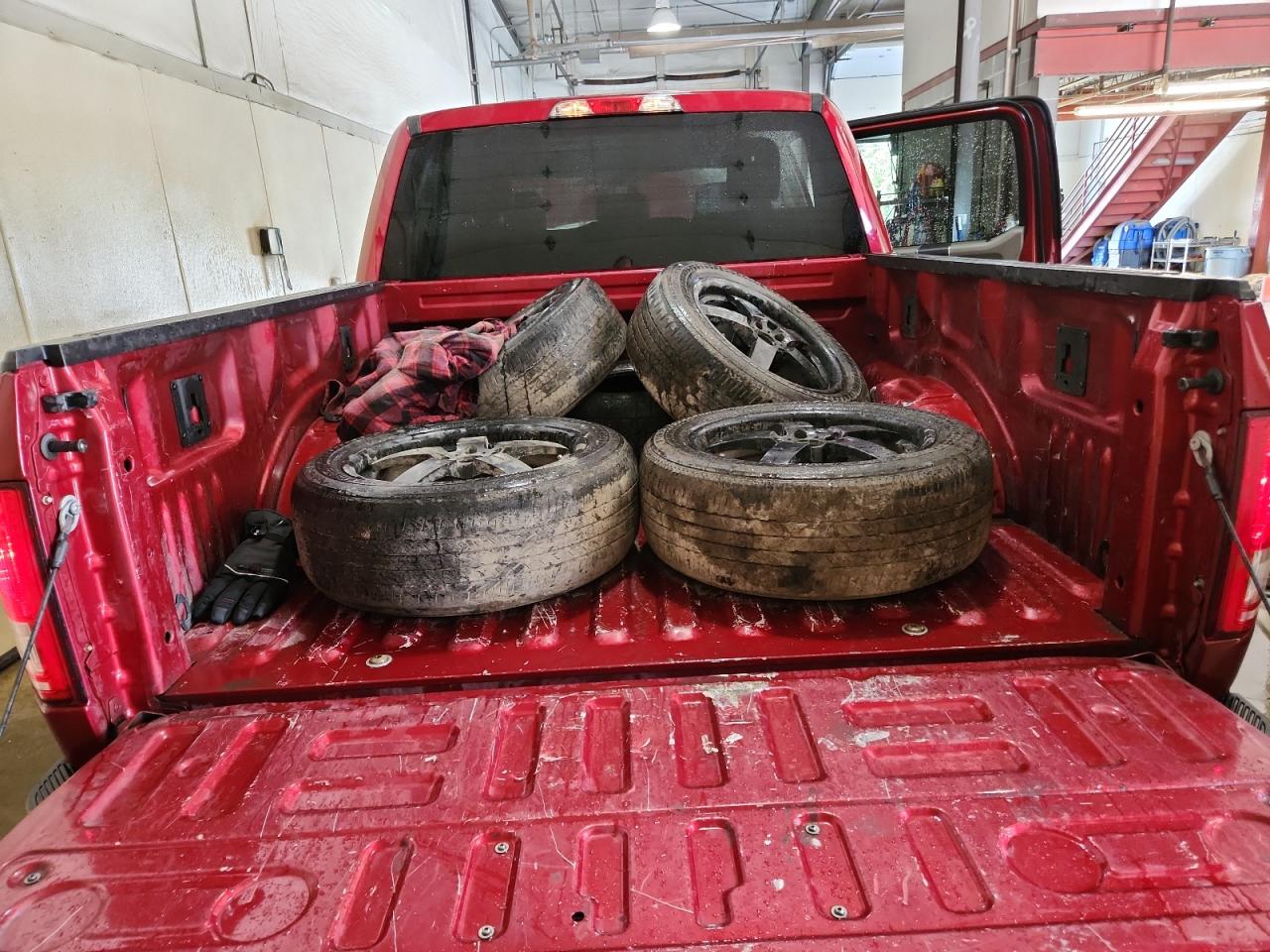 2015 Ford F150 Supercrew Red vin: 1FTEW1E84FKE12332 Damage: Inside Bed, Multiple Scratches Heavy, 10 Or More
