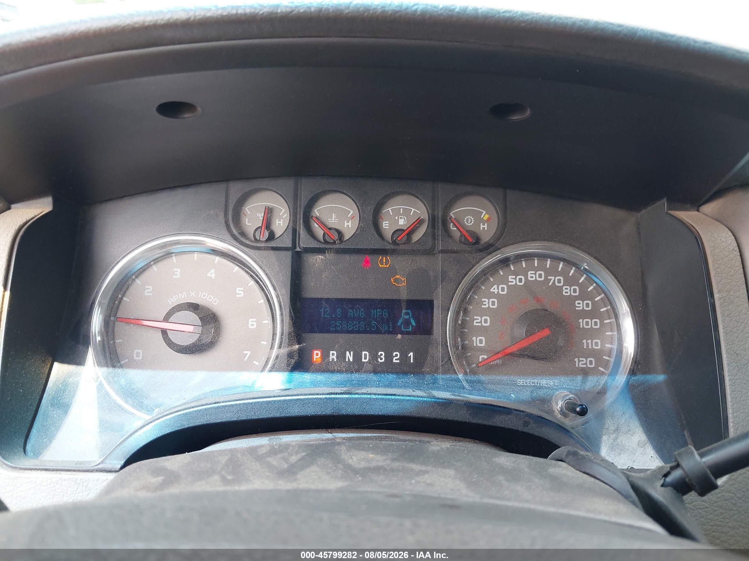 2010 Ford F-150 Xlt Red vin: 1FTEW1E85AKE08010