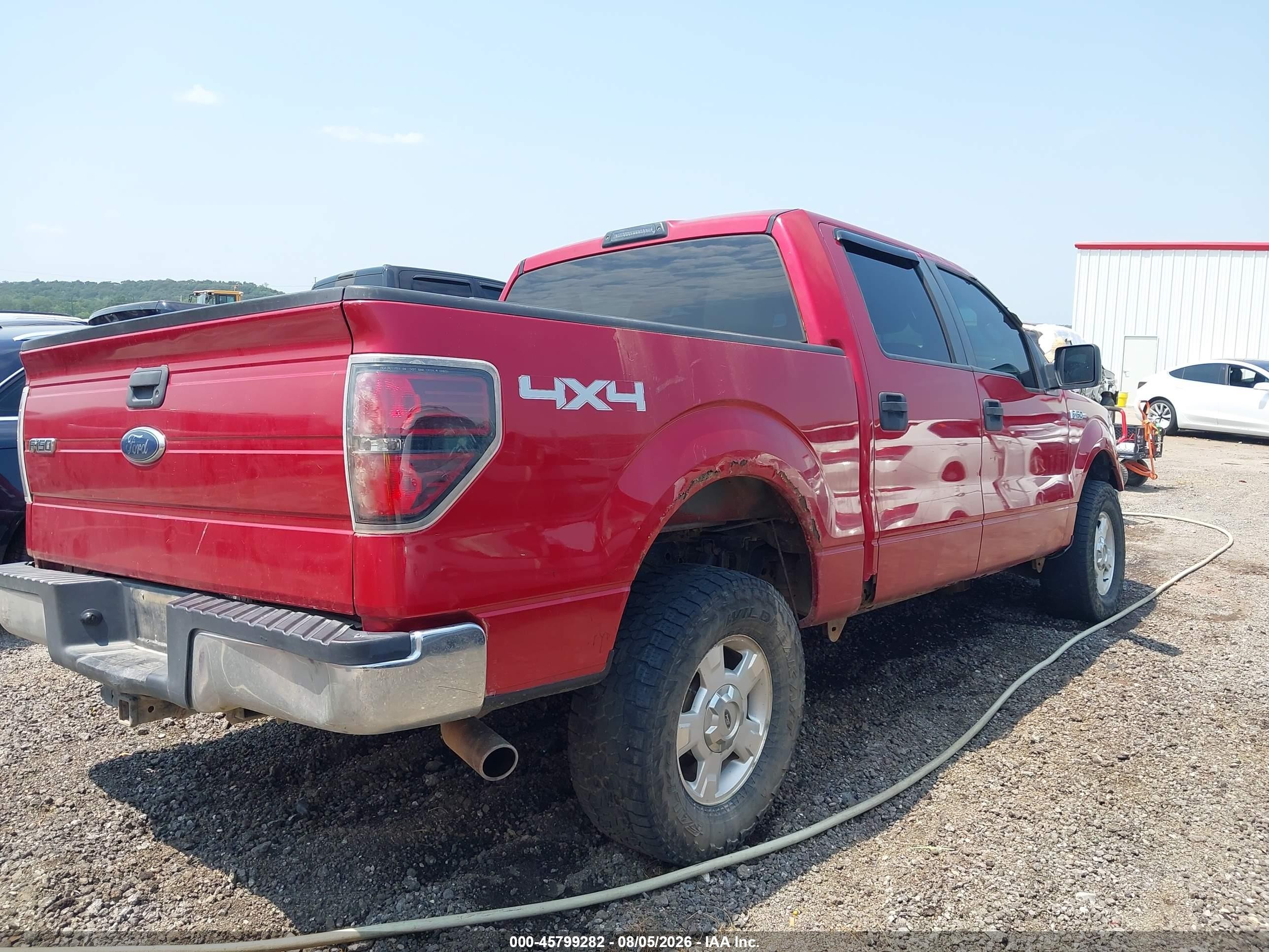 2010 Ford F-150 Xlt Red vin: 1FTEW1E85AKE08010