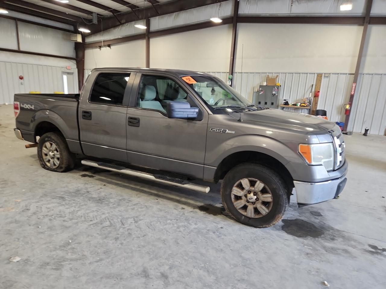 2010 Ford F150 Supercrew Gray vin: 1FTEW1E86AFC53766 Damage: Right Front Door, Dent(S) W/ Paint Dmg, 3 To 4 Inches
