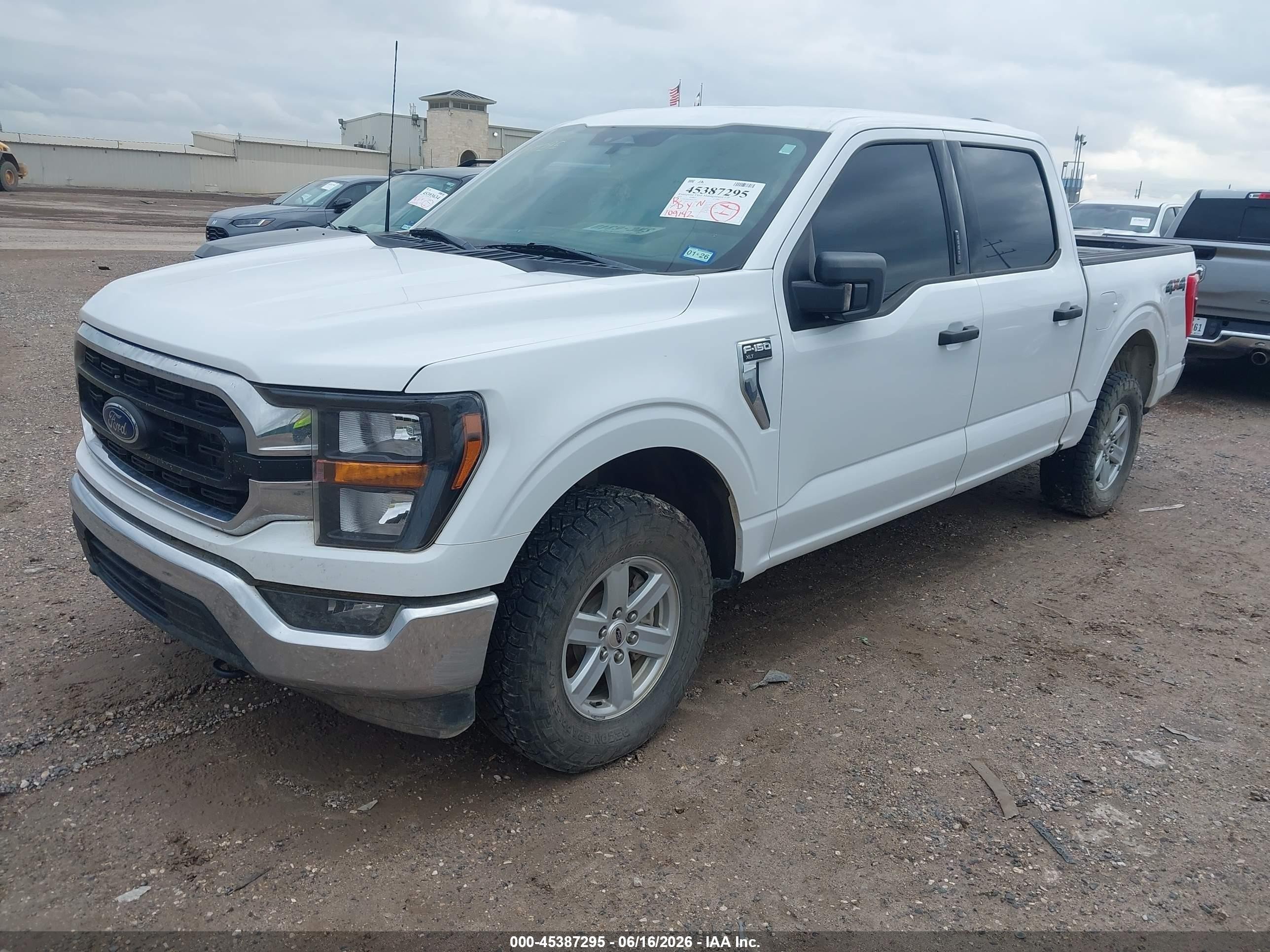 2023 Ford F-150 Xlt White vin: 1FTEW1EB2PKD33755