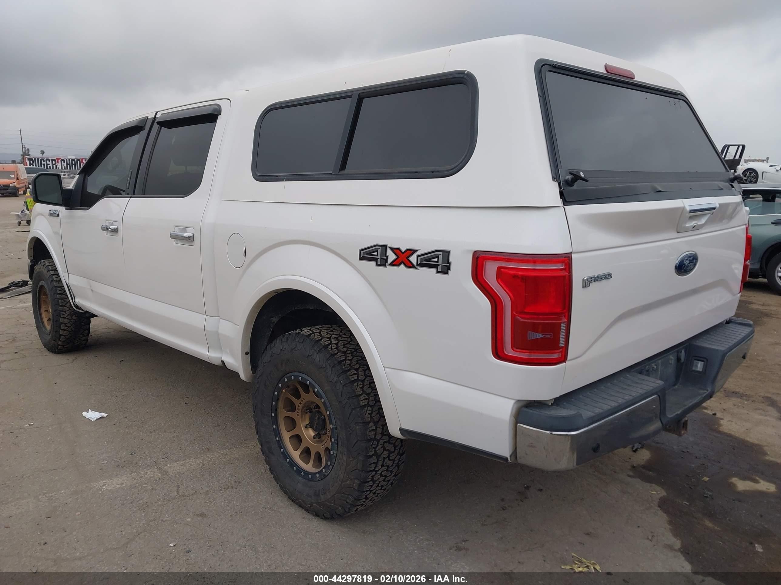 2015 Ford F-150 Lariat Белый vin: 1FTEW1EF0FFA82583