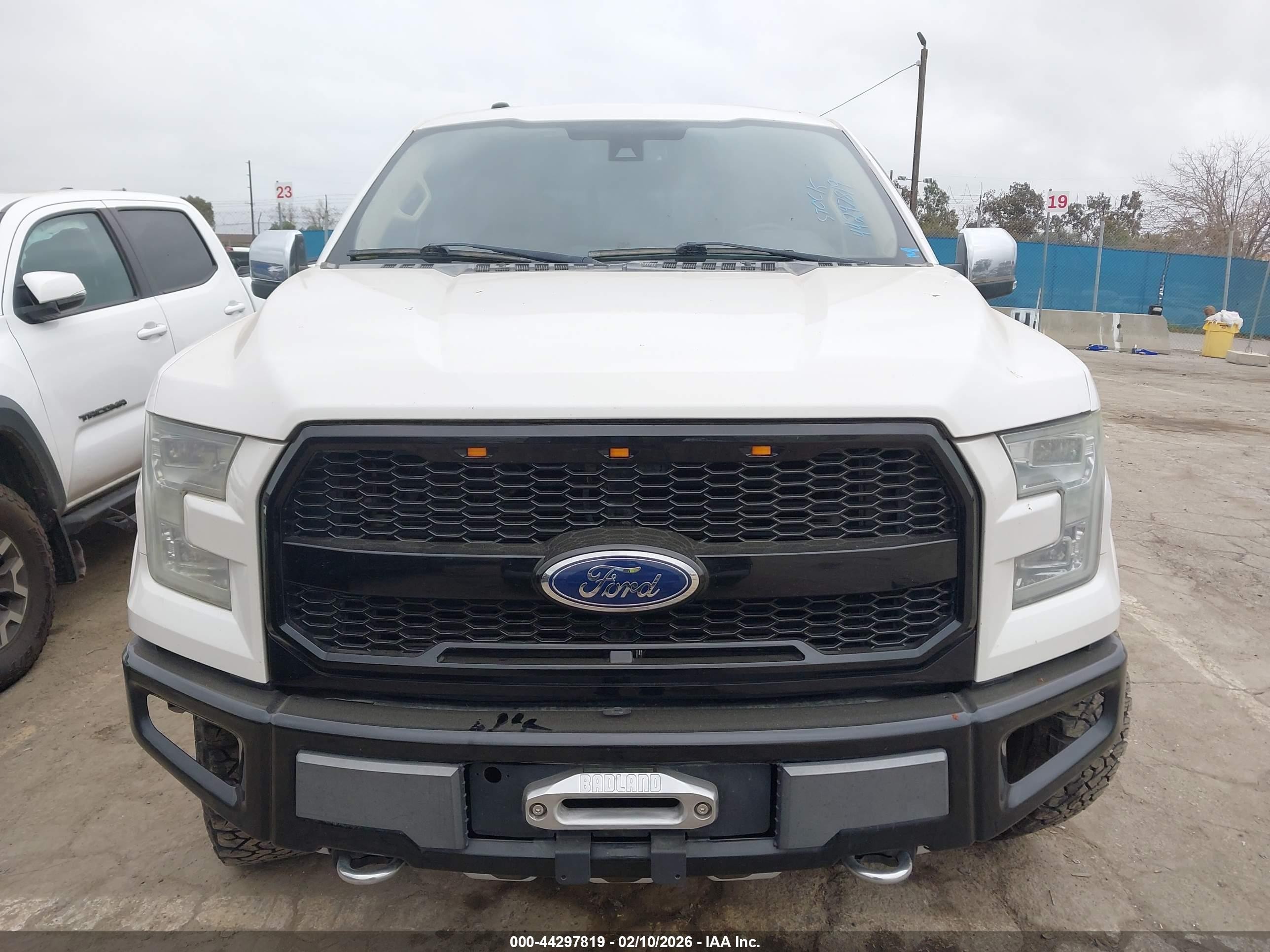 2015 Ford F-150 Lariat Белый vin: 1FTEW1EF0FFA82583