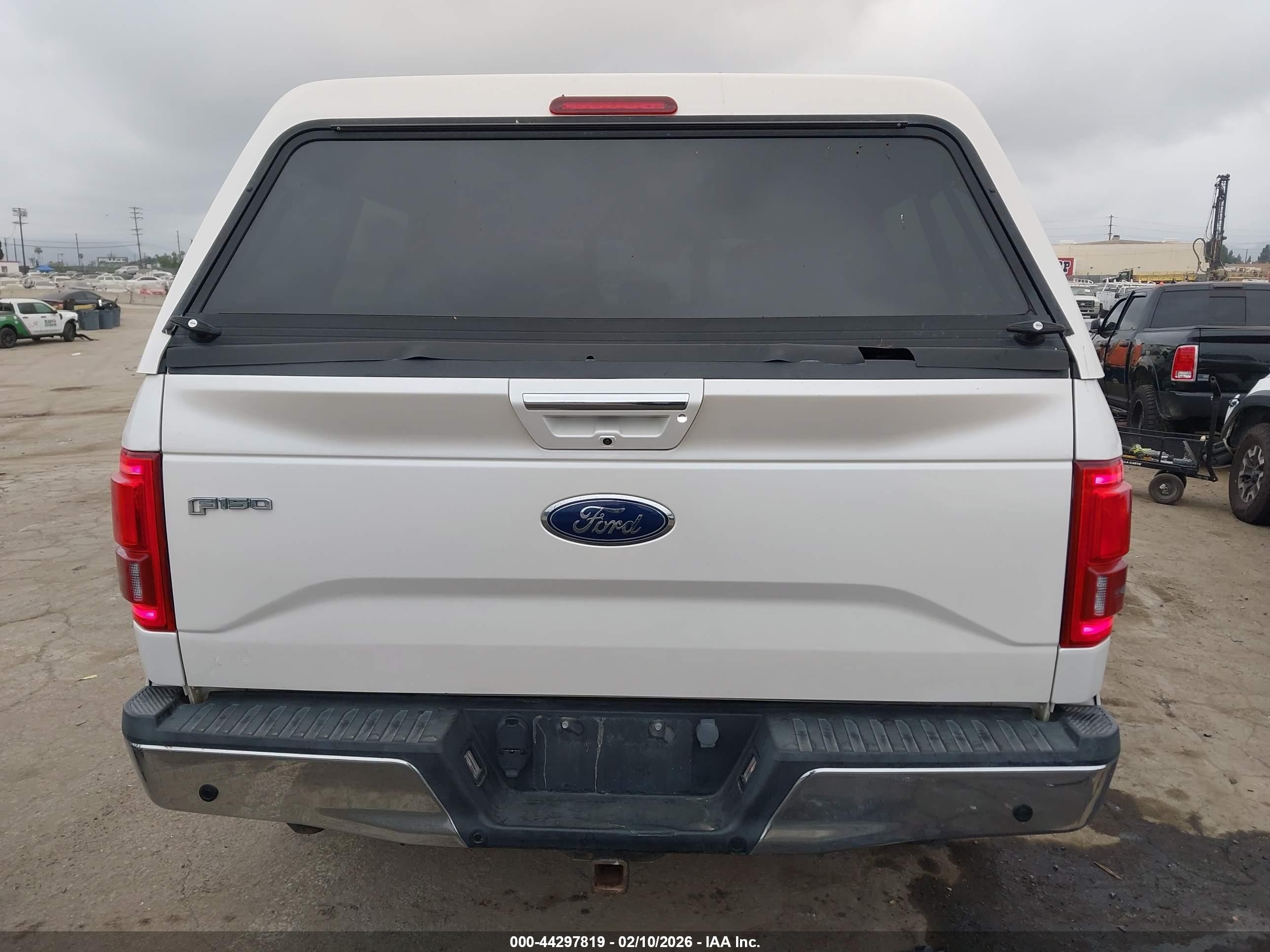 2015 Ford F-150 Lariat Белый vin: 1FTEW1EF0FFA82583