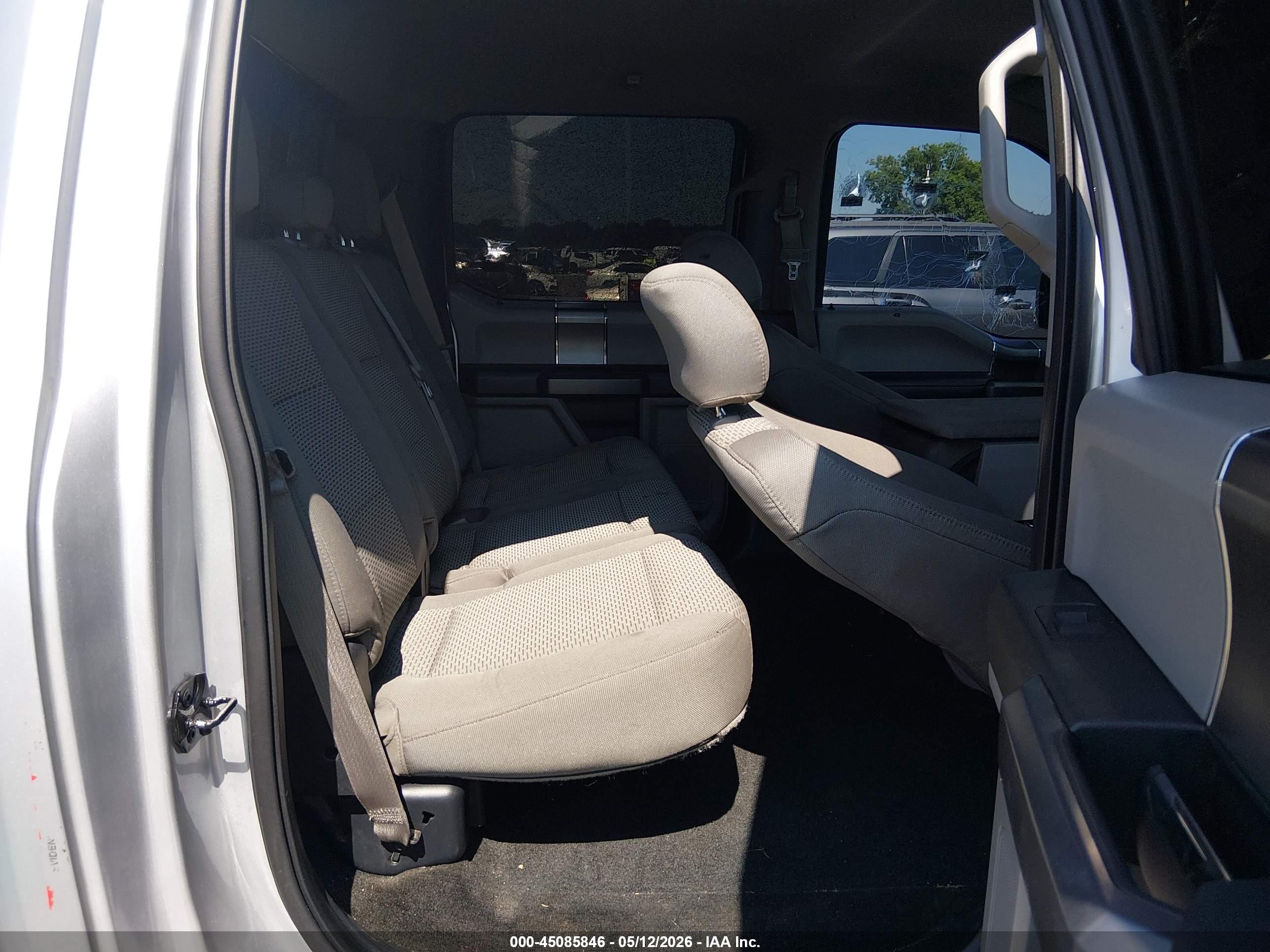 2015 Ford F-150 Xlt Серебряный vin: 1FTEW1EF1FFA22764