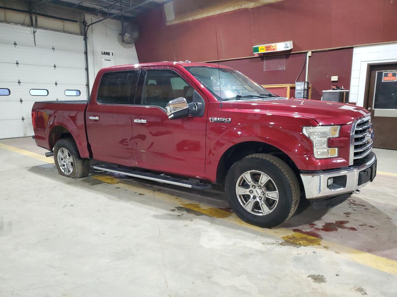 2015 Ford F150 Supercrew Red vin: 1FTEW1EF1FFA22800 Damage: Right Running Board, Dent(S) W/No Paint Dmg, 1 To 2 Inches