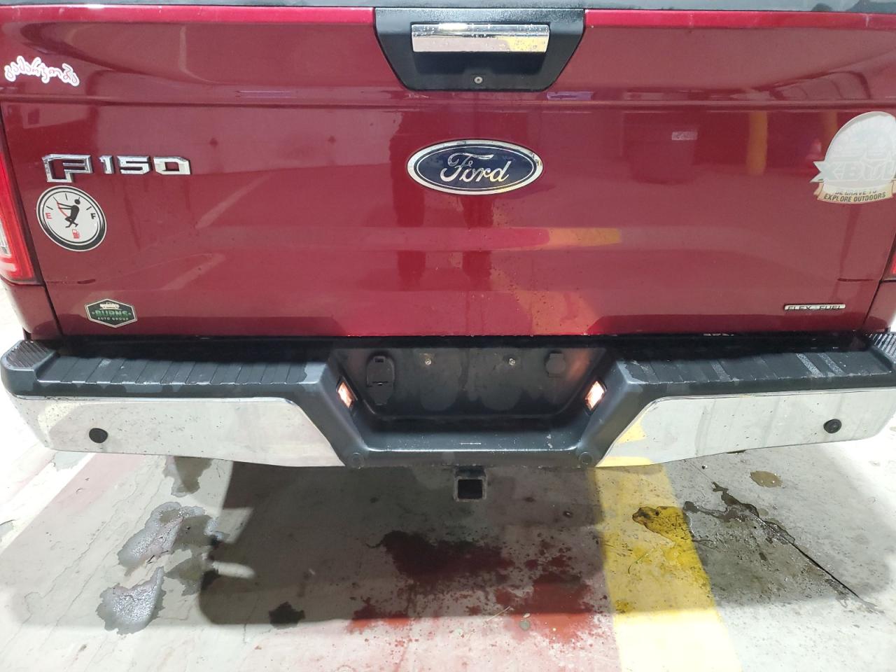 2015 Ford F150 Supercrew Red vin: 1FTEW1EF1FFA22800 Damage: Tailgate, Heavy Scratch, 1/2 To 1 Inch