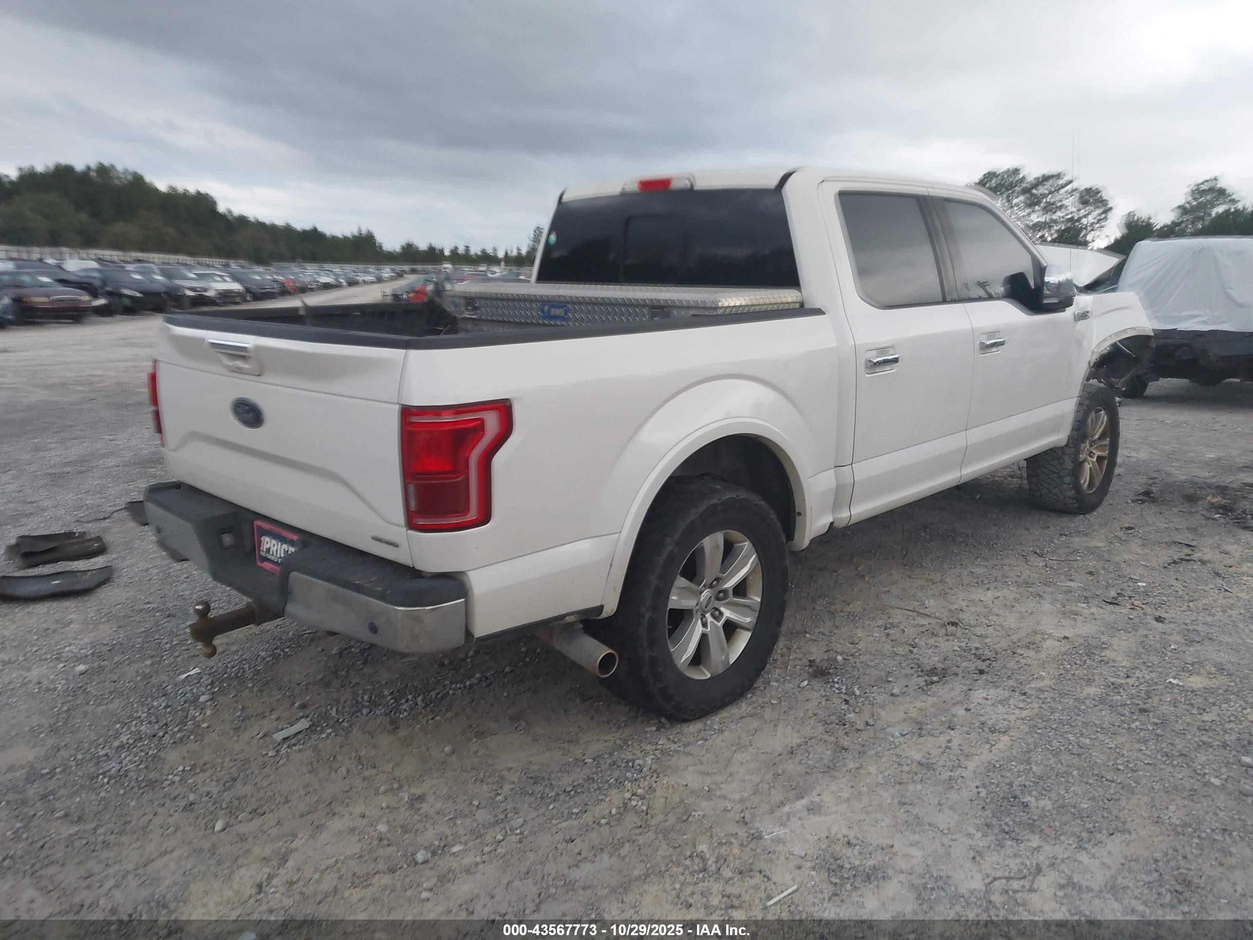 2015 Ford F-150 Lariat White vin: 1FTEW1EF3FFA60285